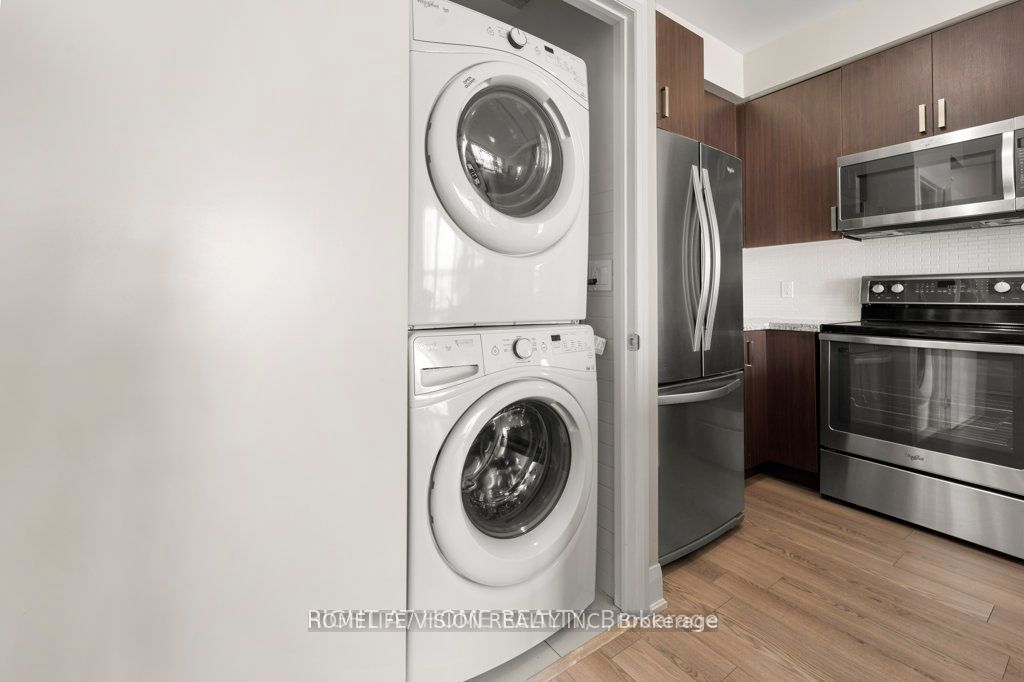 Unit 2505 - 2900 HWY 7, Vaughan 5