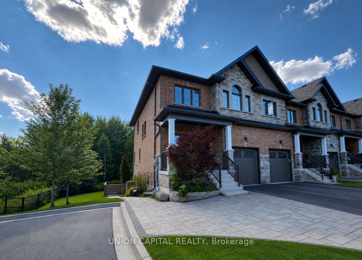 47 Gord Matthews Way, Uxbridge 1