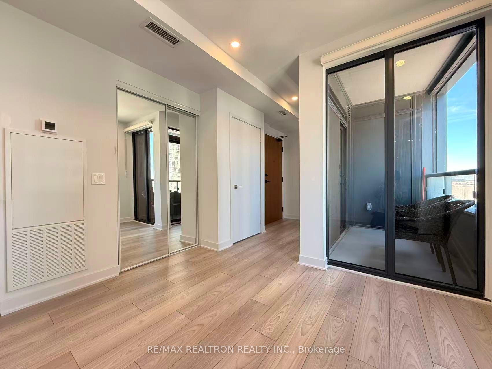 Unit 1007 - 2920 Highway 7 Road, Vaughan 5