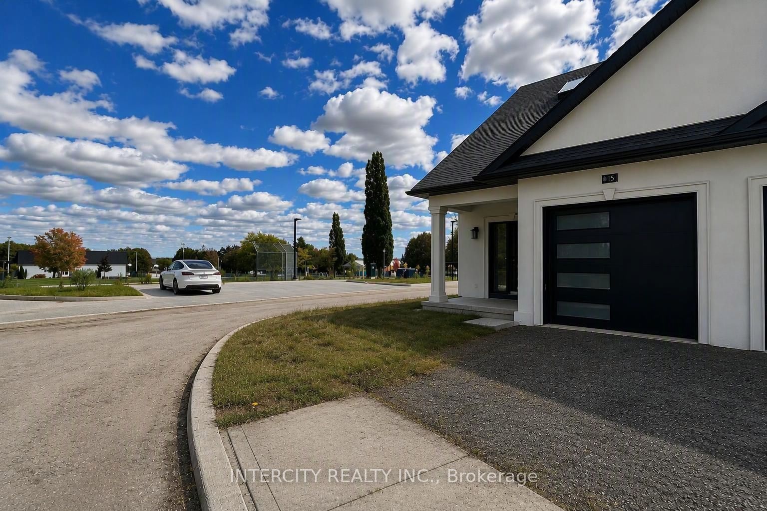Unit 15 - 263 Barrie Street, Bradford West Gwillimbury 2