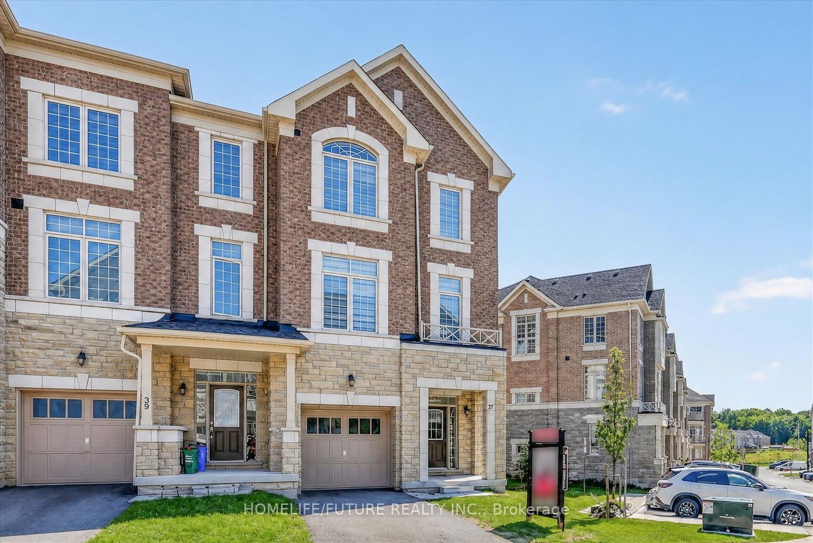 37 ANDRESS Way, Markham 2
