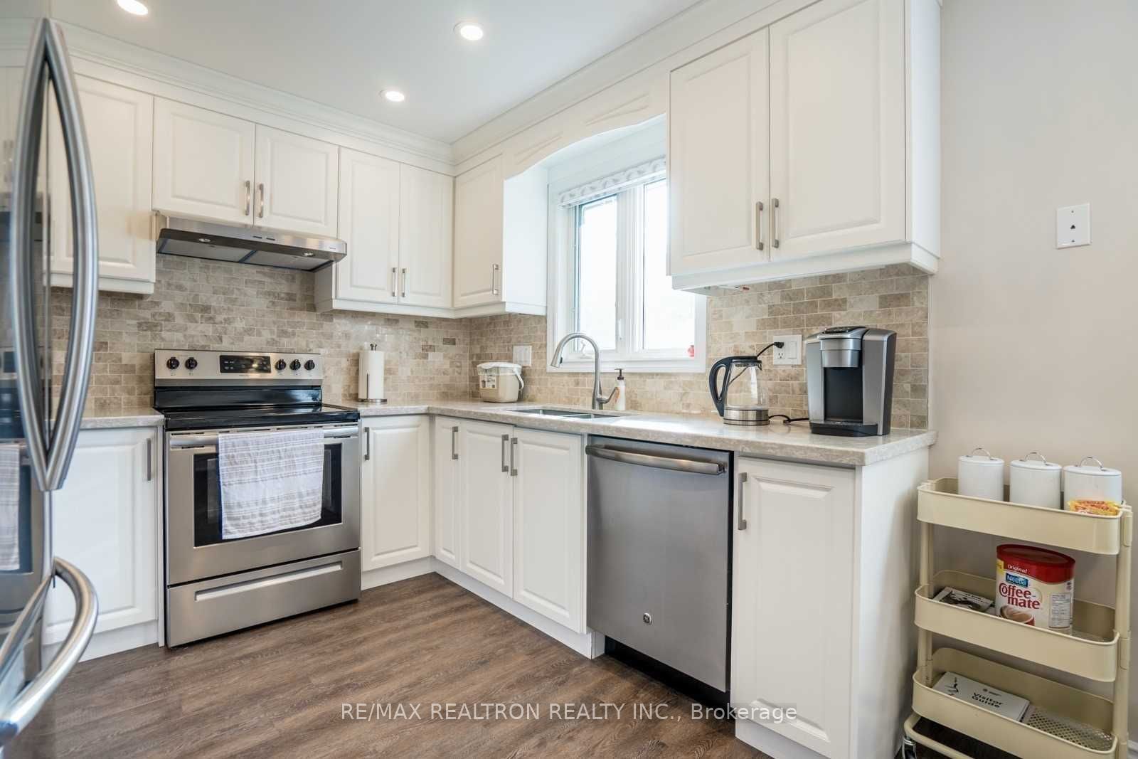 21 Ferrah Street, Markham 5