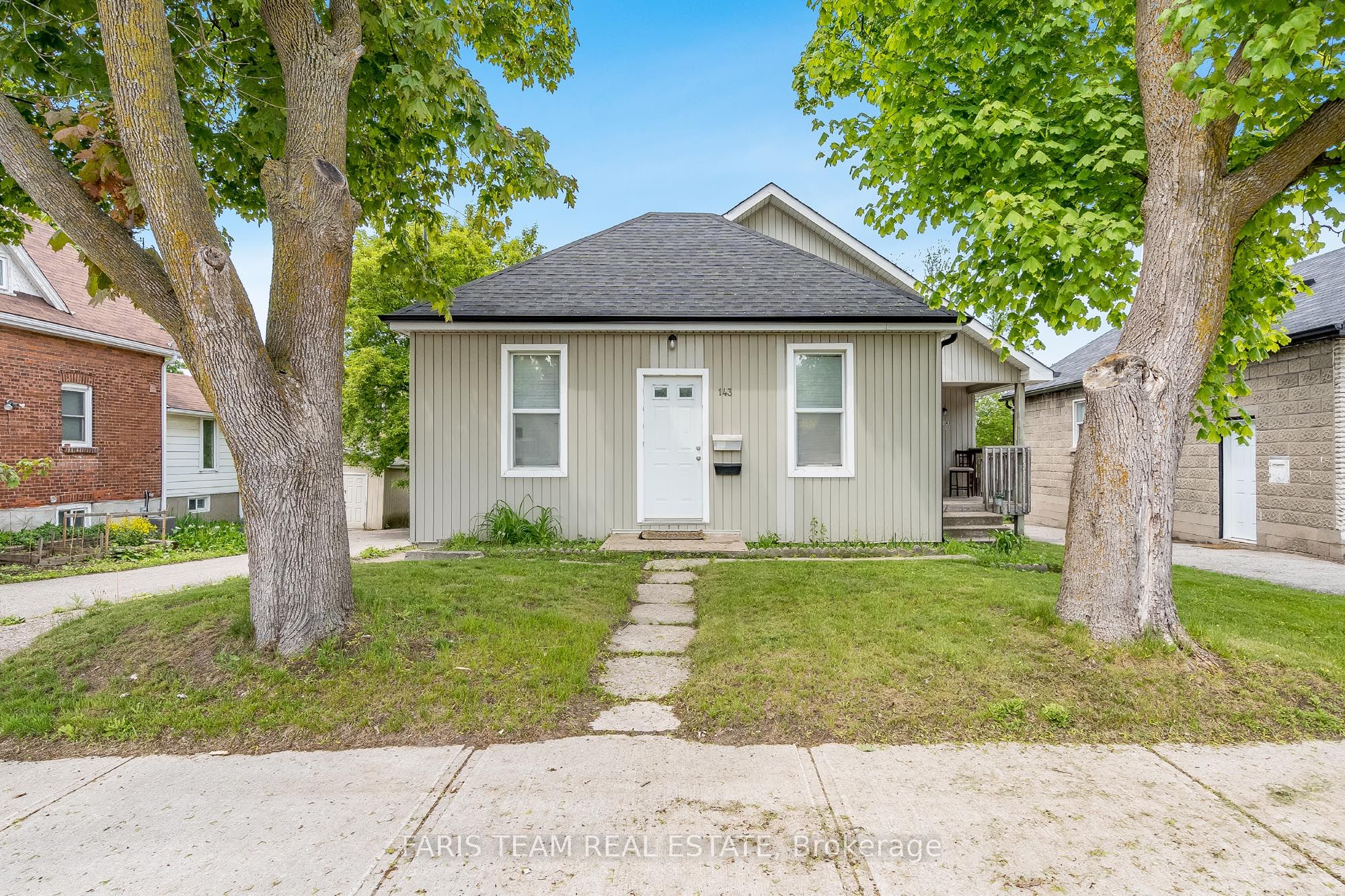 143 Burton Avenue, Barrie, Ontario Sold History | HouseSigma