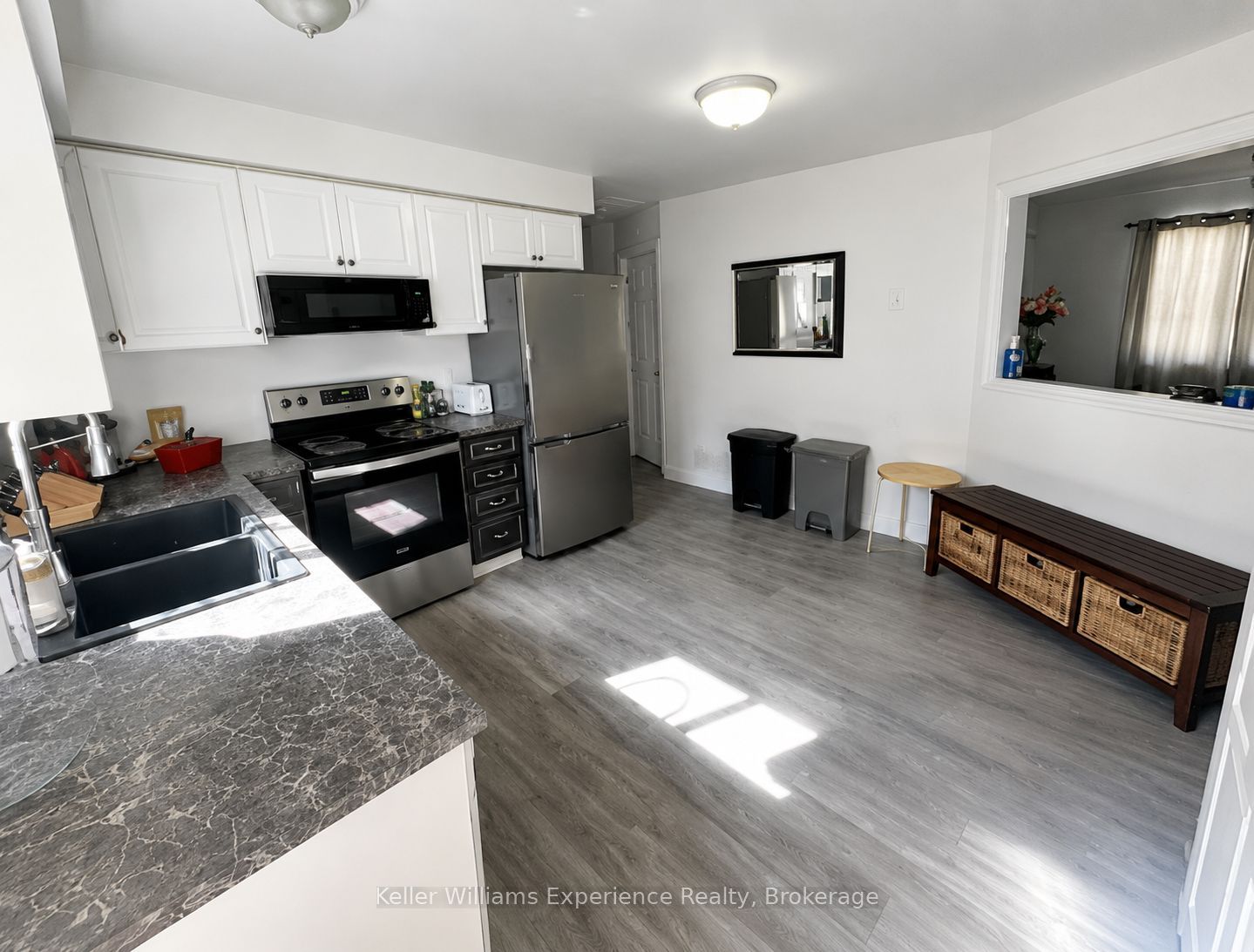 Unit B - 16 Nicole Marie Avenue, Barrie 3