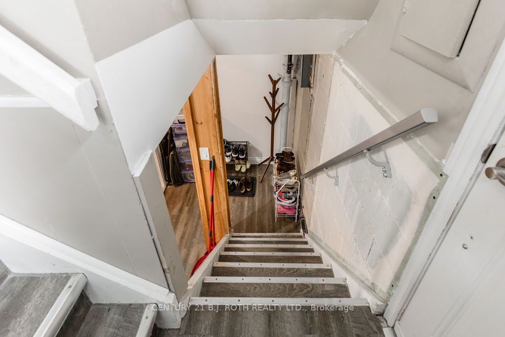 Unit Lower Level - 243 Wellington Street E, Barrie 4
