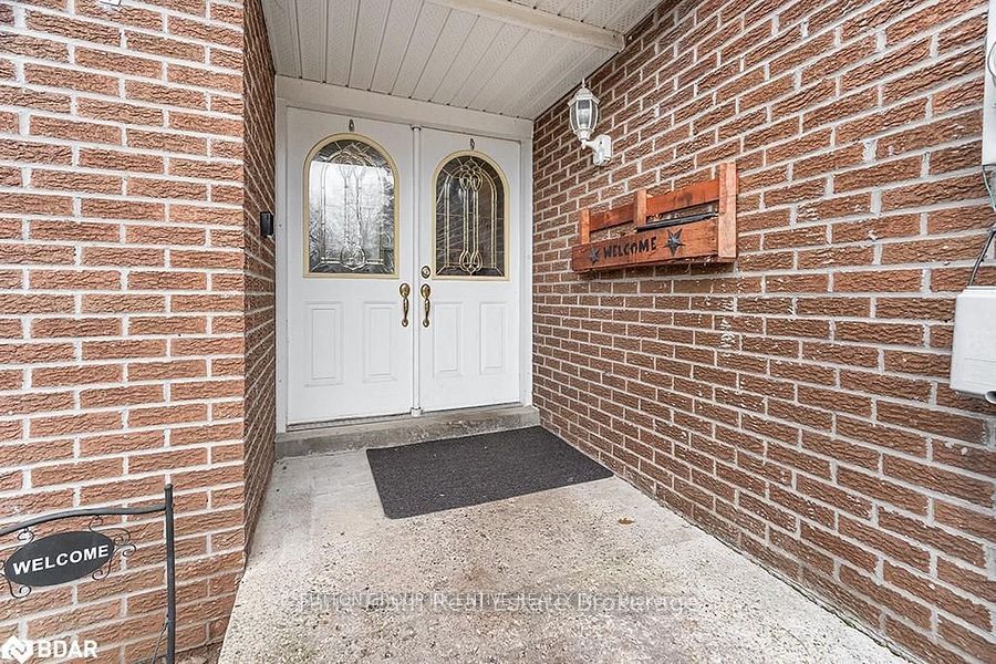 Unit upper unit - 7 Rosedale Place, Barrie 2