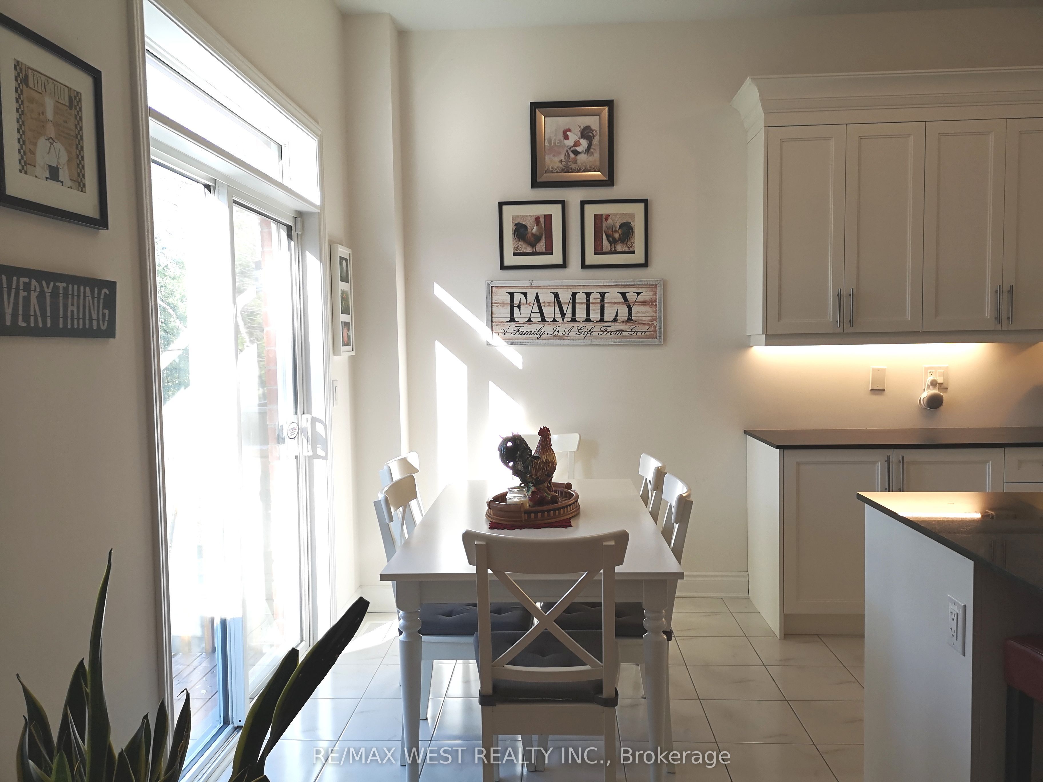 22 Farewell Avenue, Wasaga Beach 4