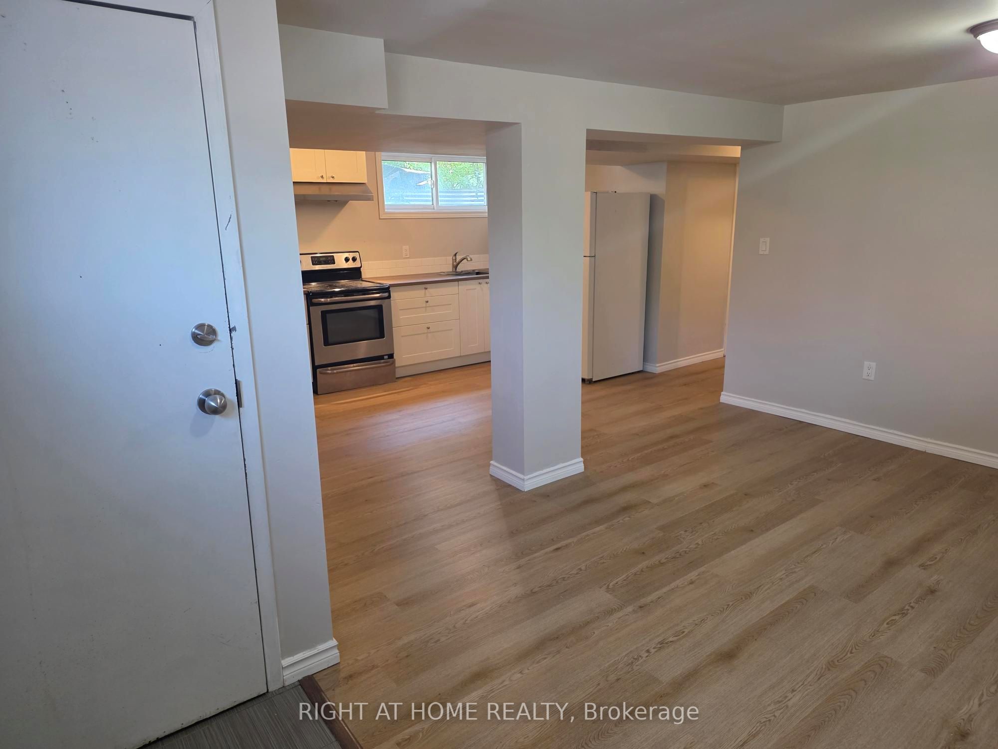 Unit Lower - 35 Oak Street, Barrie 5
