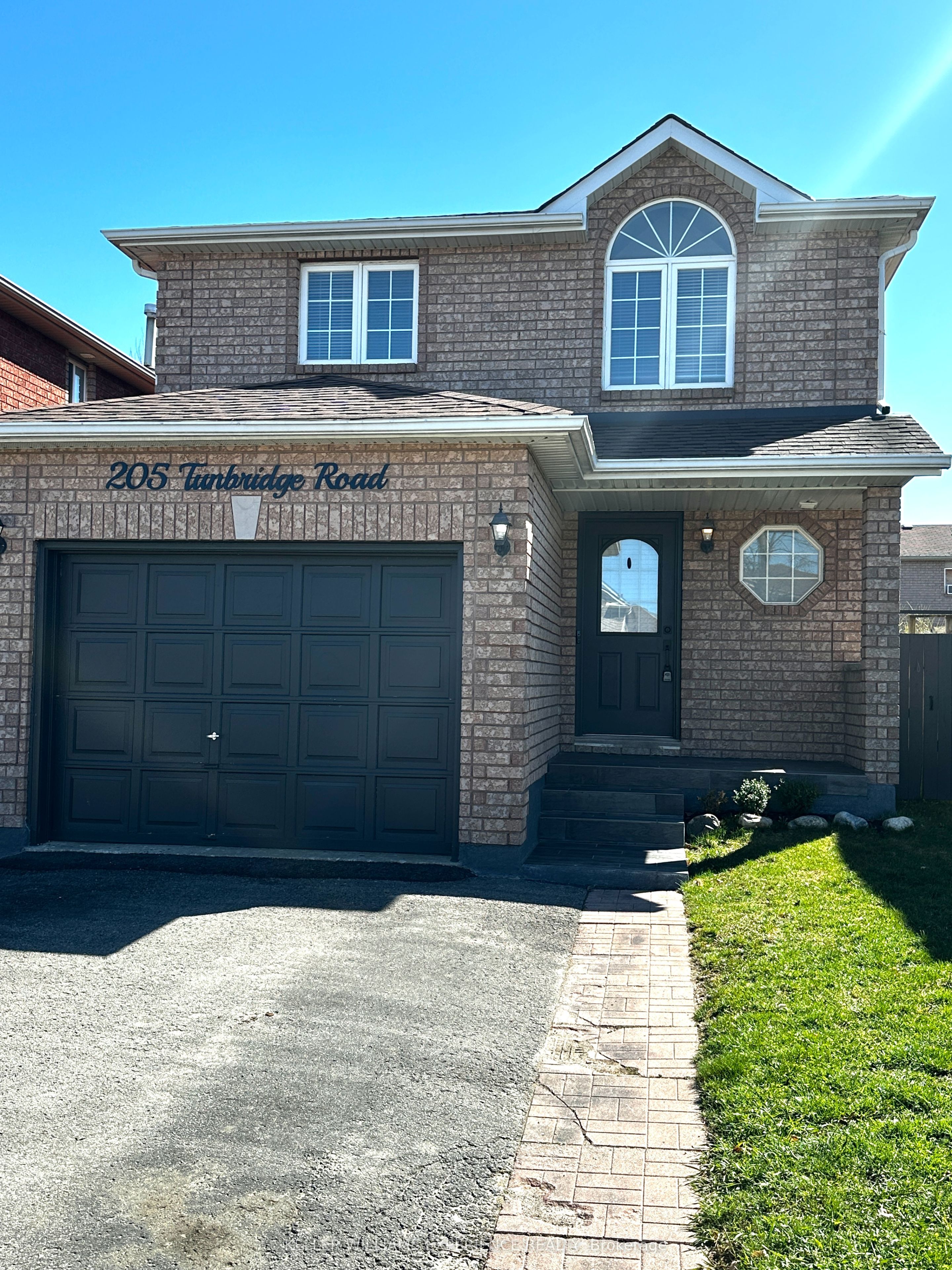 205 TUNBRIDGE Road, Barrie 2