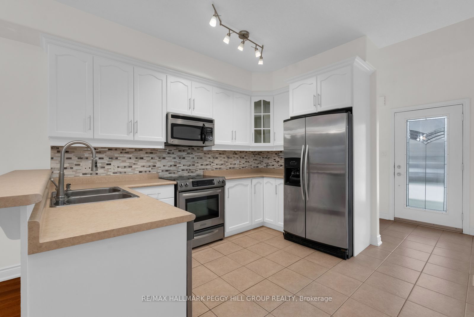 Unit 11 - 125 Huronia Road, Barrie 2