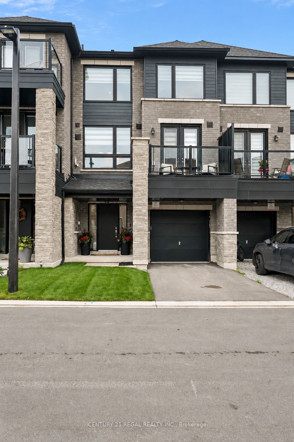 28 Spry Lane, Barrie 2