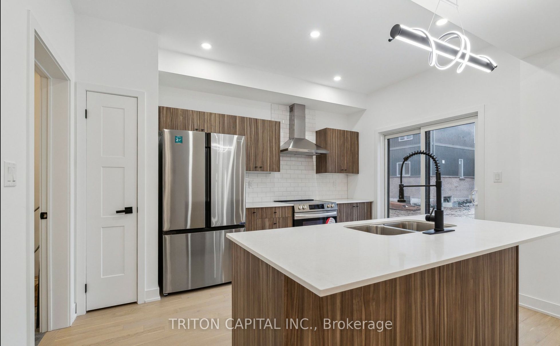 Unit Upper - 75 Wheatfield Road, Barrie 4