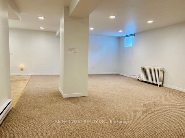Unit Bsmt - 27 Oakview Avenue, Toronto 5