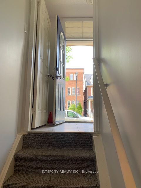 Unit Bsmt - 17 Aldwinckle Heights, North York 2