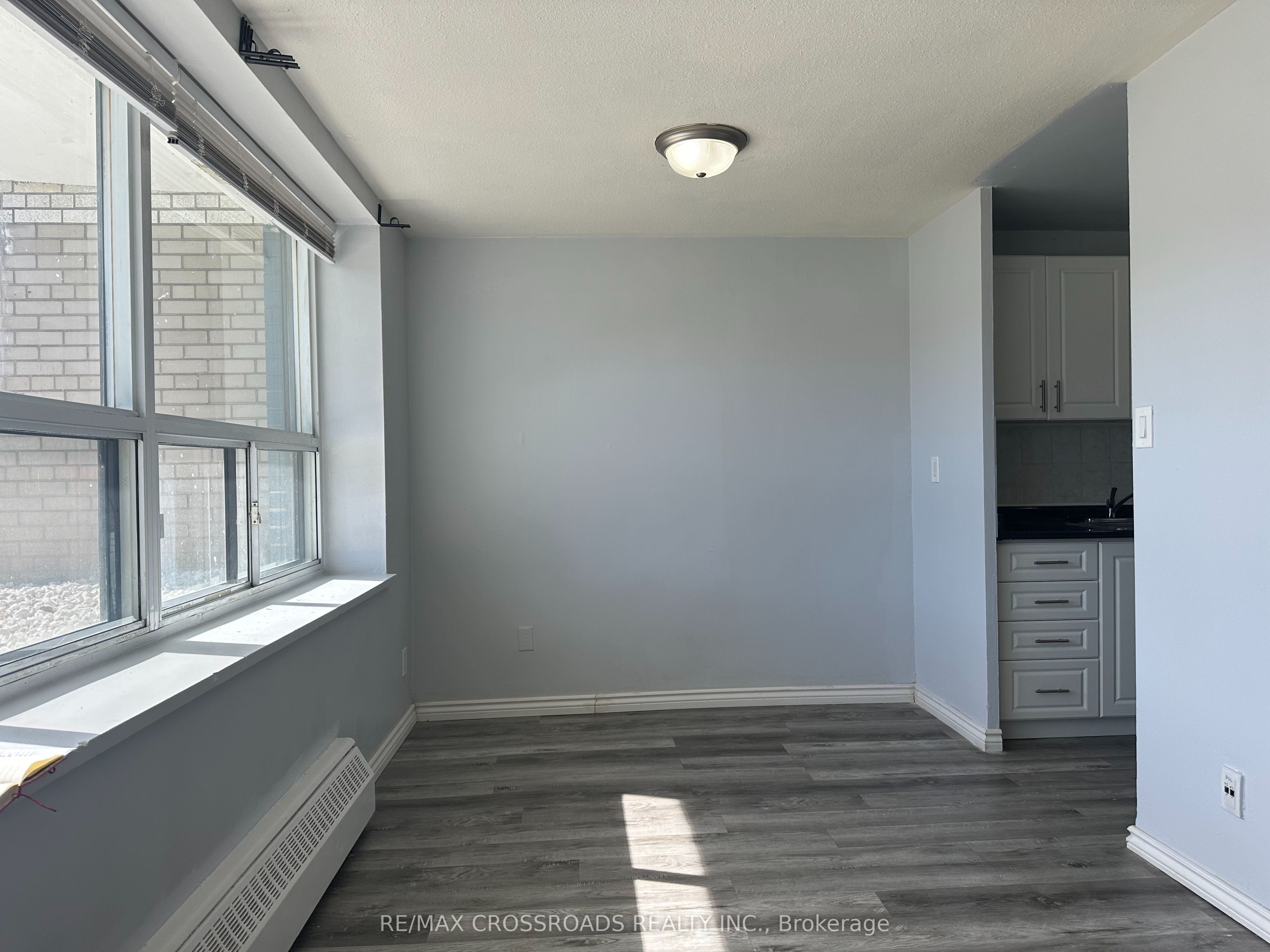 Unit 102 - 363 Lakeshore Road E, Mississauga 4
