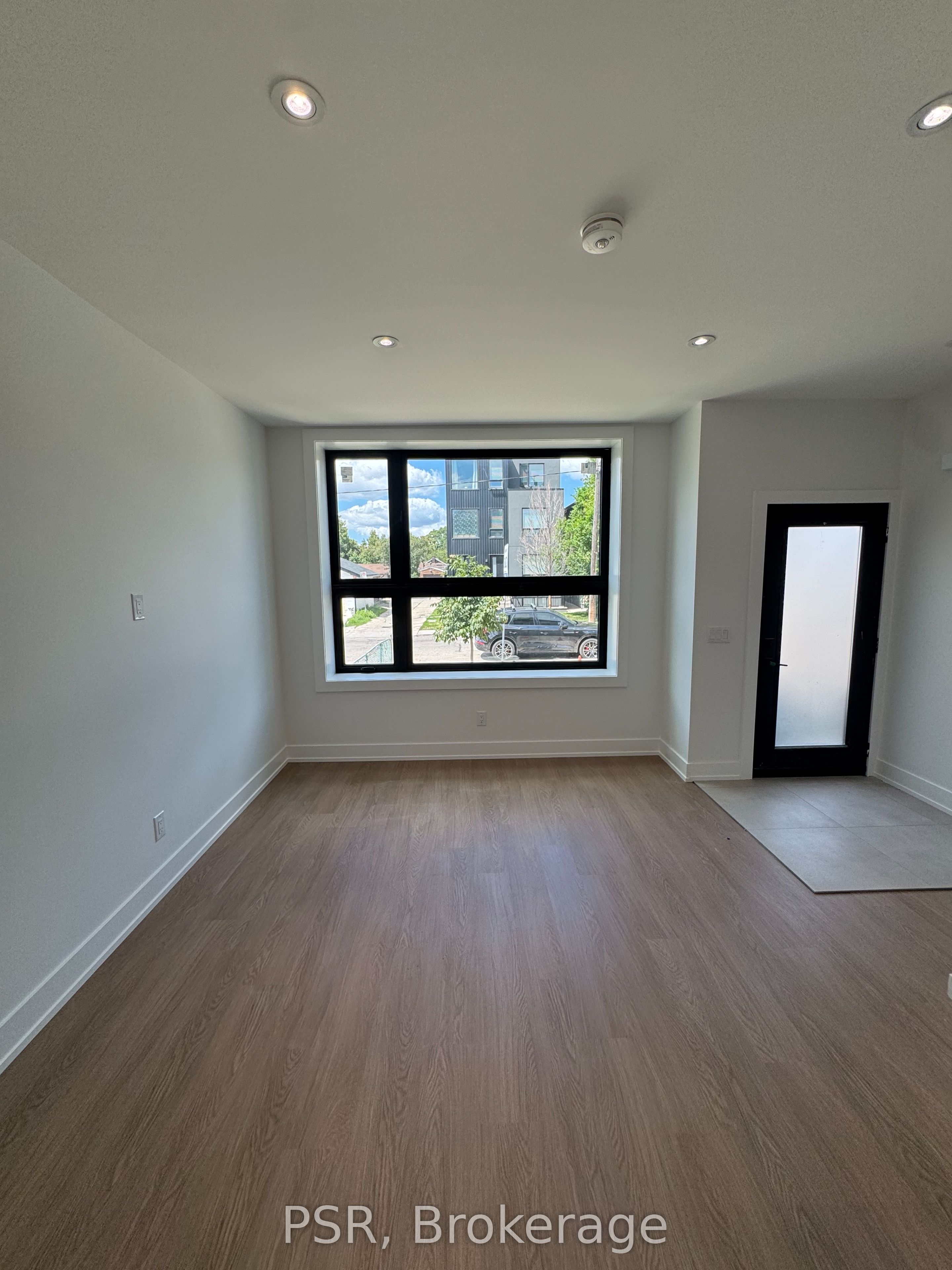 Unit Main - 99 Ypres Road, Toronto 3