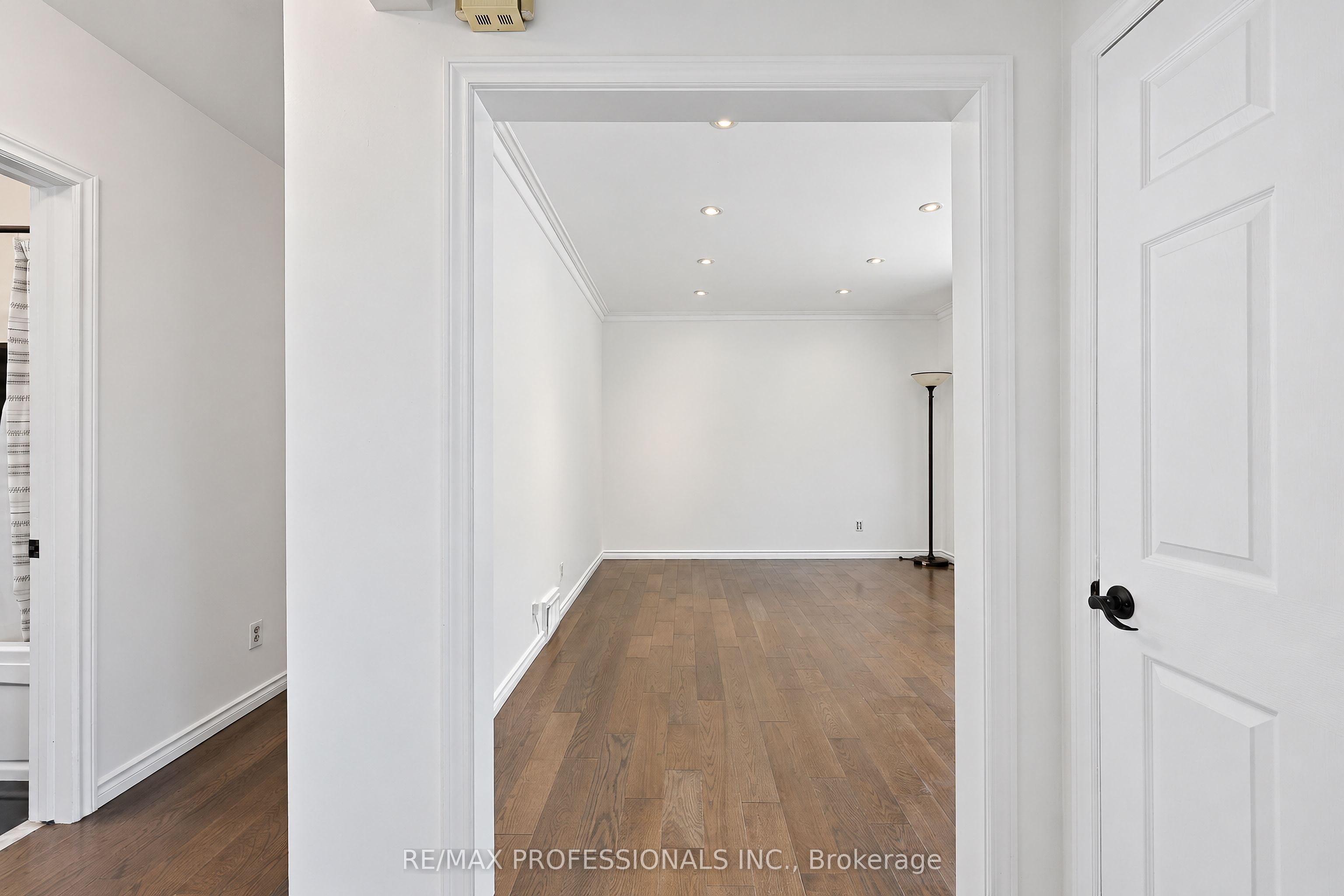 Unit Main - 145 Yorkview Drive, Etobicoke 5