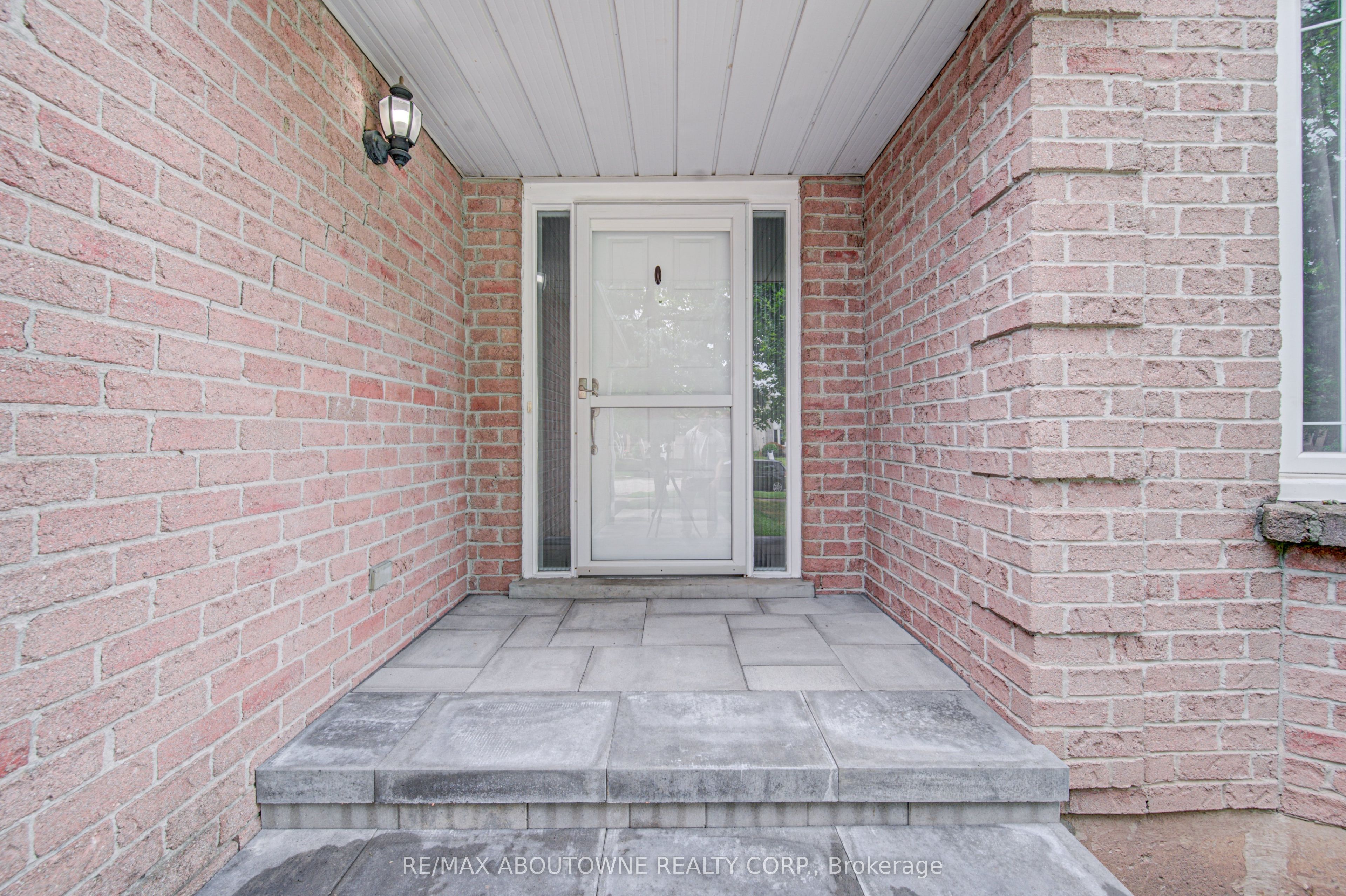 426 PARKLANE Road, Oakville 4