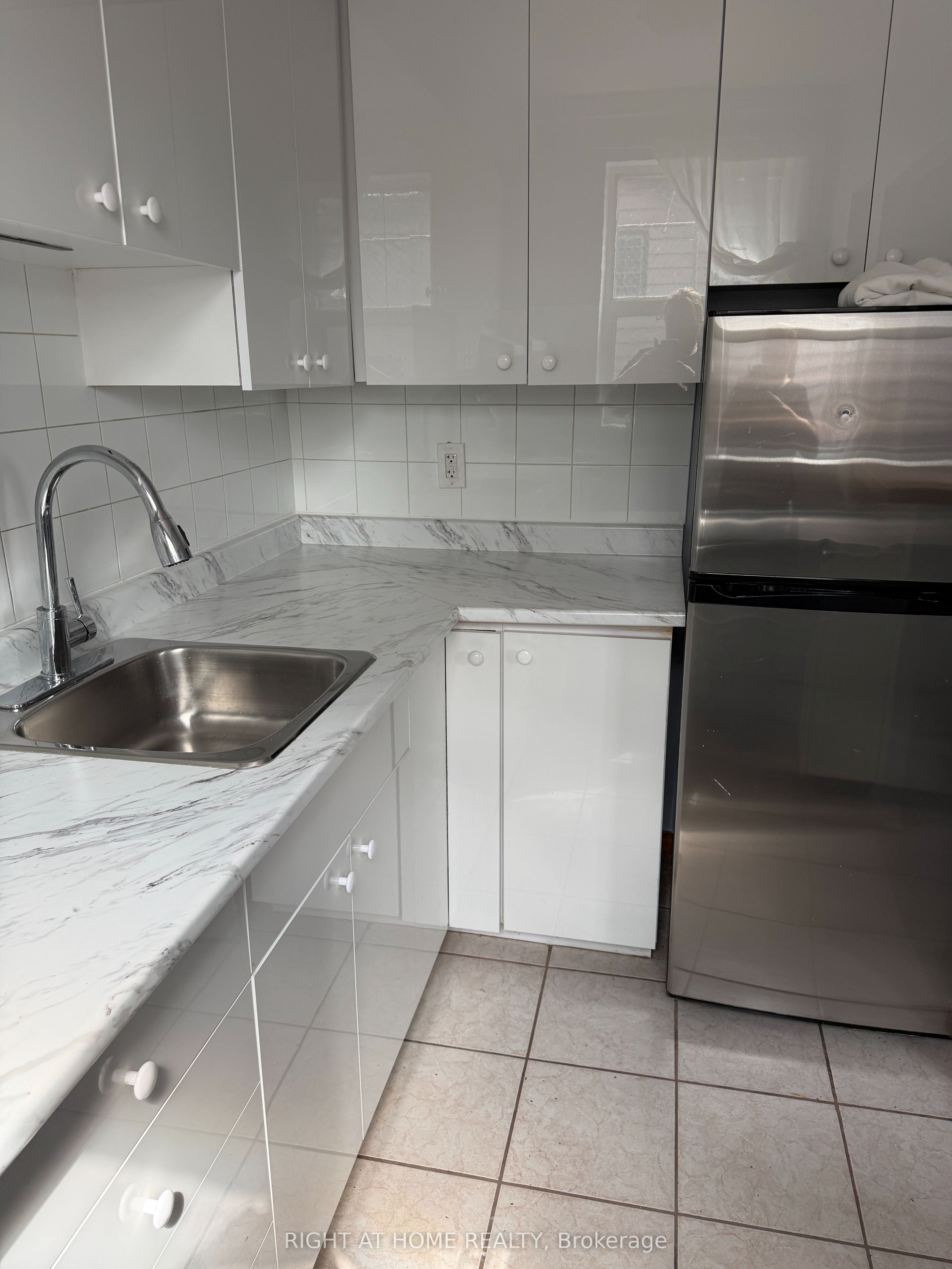 Unit 5 - 115 Eighth Street, Etobicoke 2