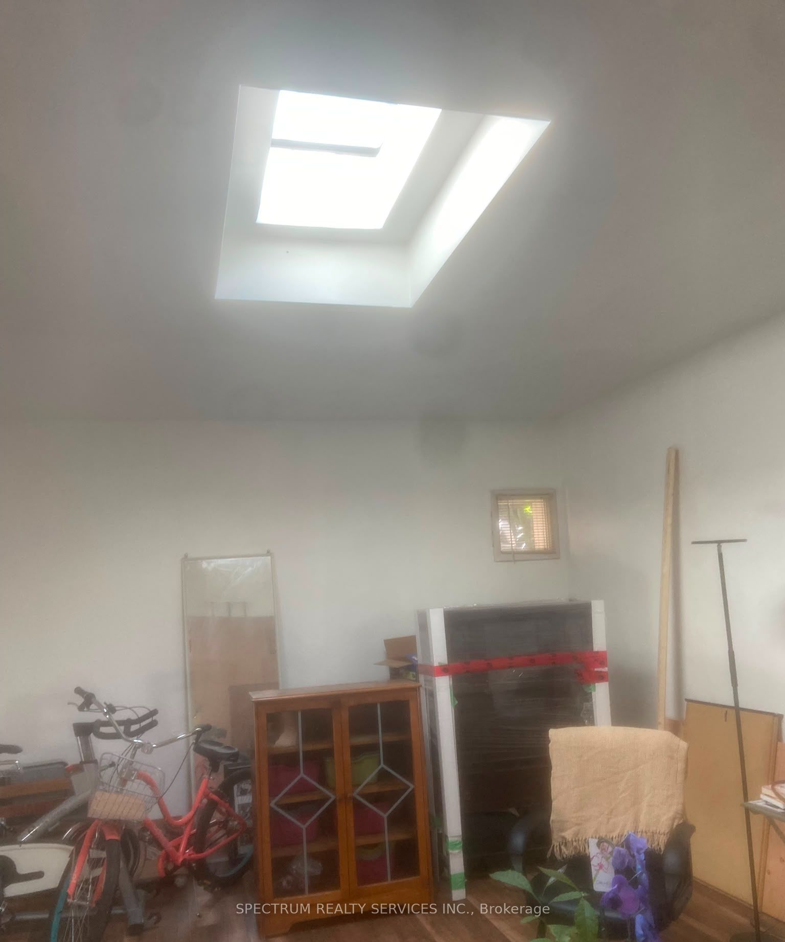 Unit Rear Main Floor Loft - 3126 Dundas Street W, Toronto 3