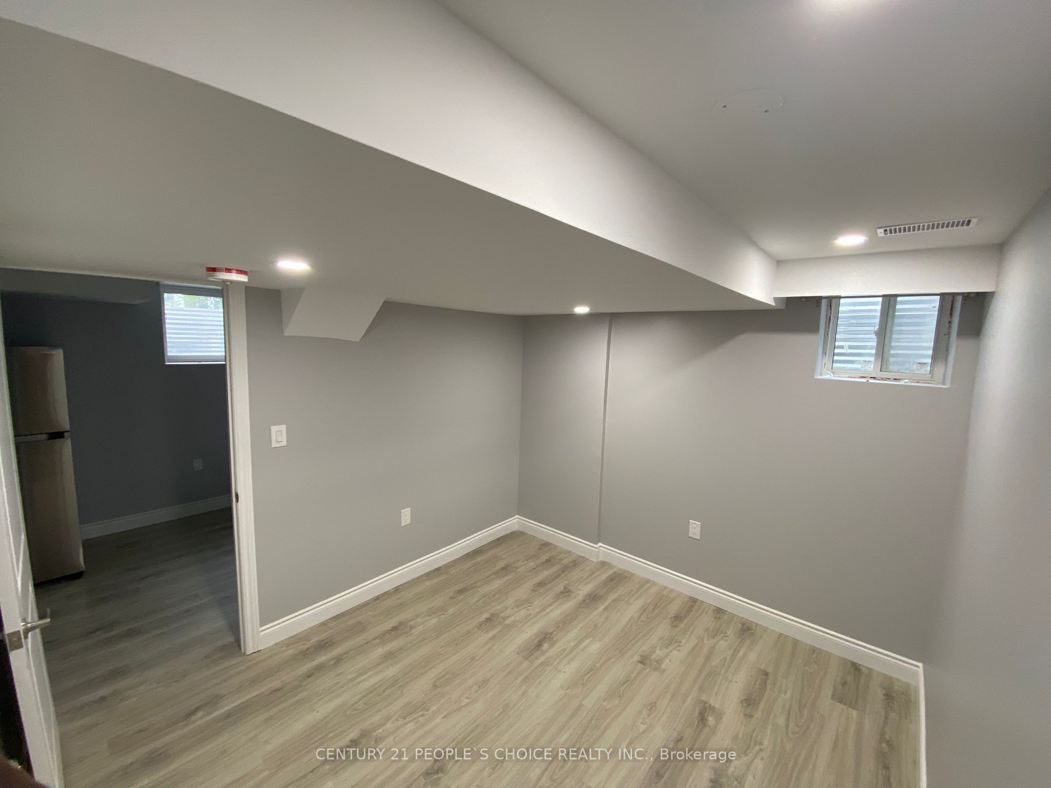 25 Traymore Street, Brampton 5