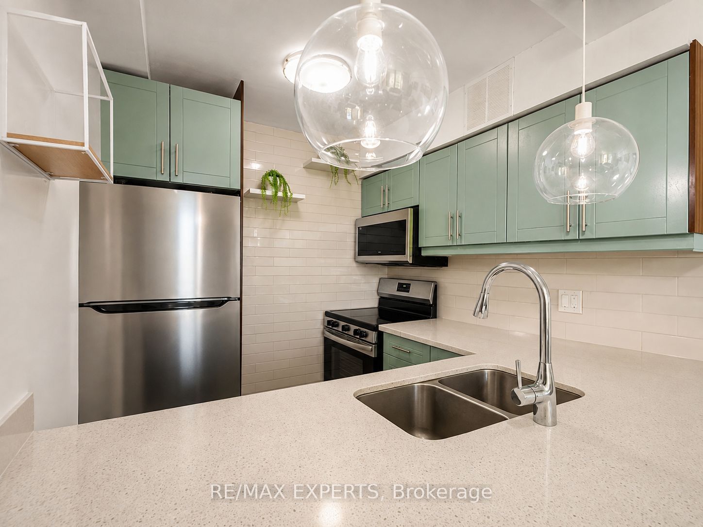 Unit 410 - 50 Lotherton Pathway, North York 3