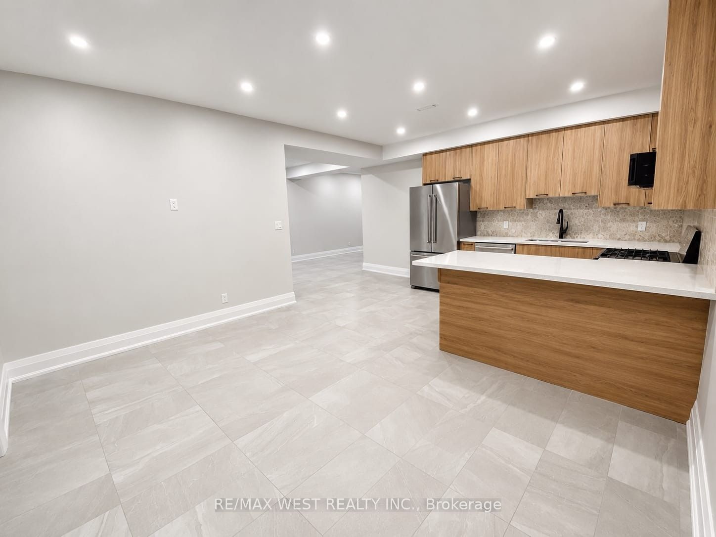 Unit Basement - 58 Aura Lea Boulevard, North York 3