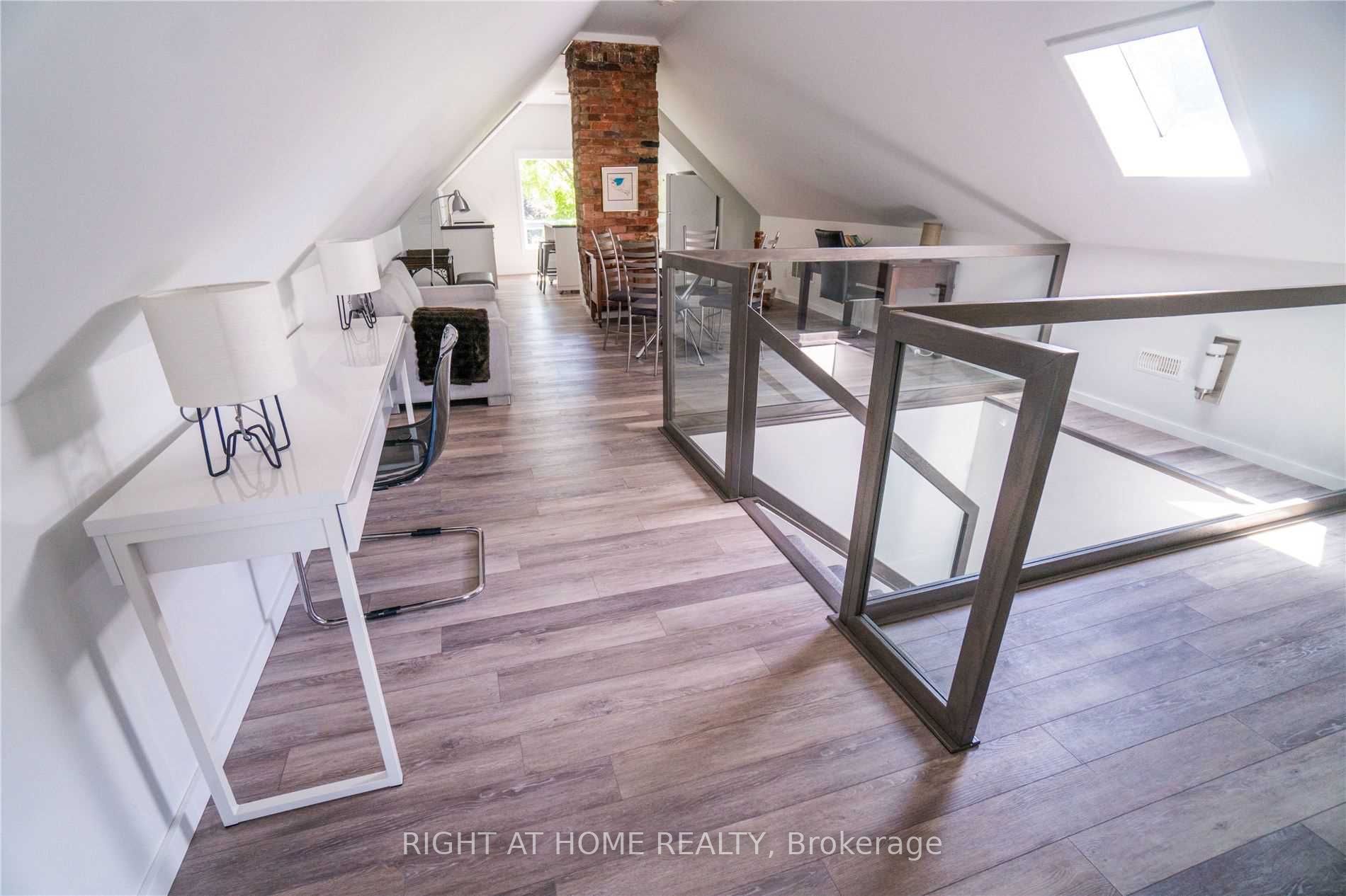 Unit Loft - 164 Trafalgar Road, Oakville 5