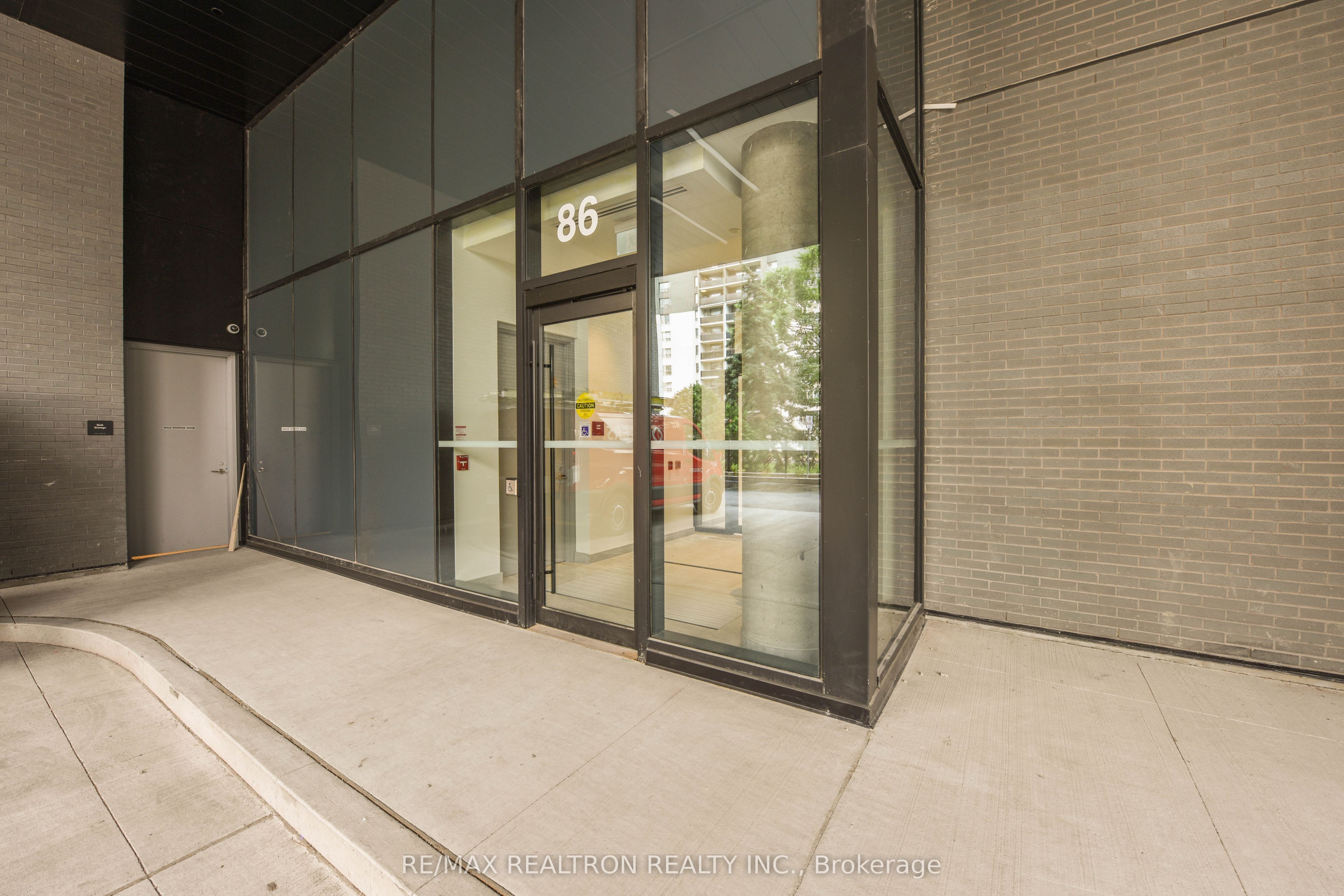 Unit 410 - 86 Dundas Street E, Mississauga 3