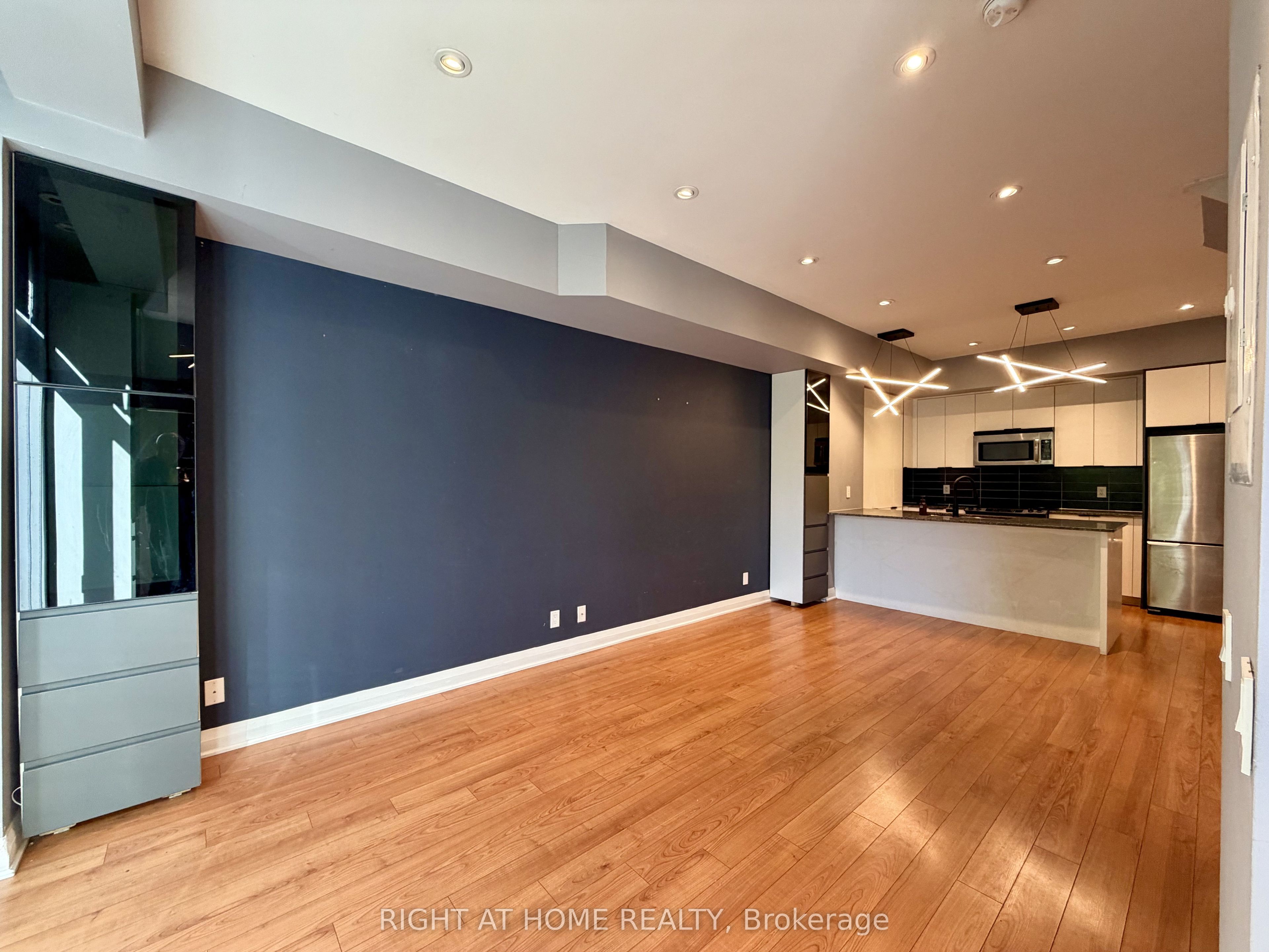 Unit 1 - 15 Valhalla Inn Road, Etobicoke 3