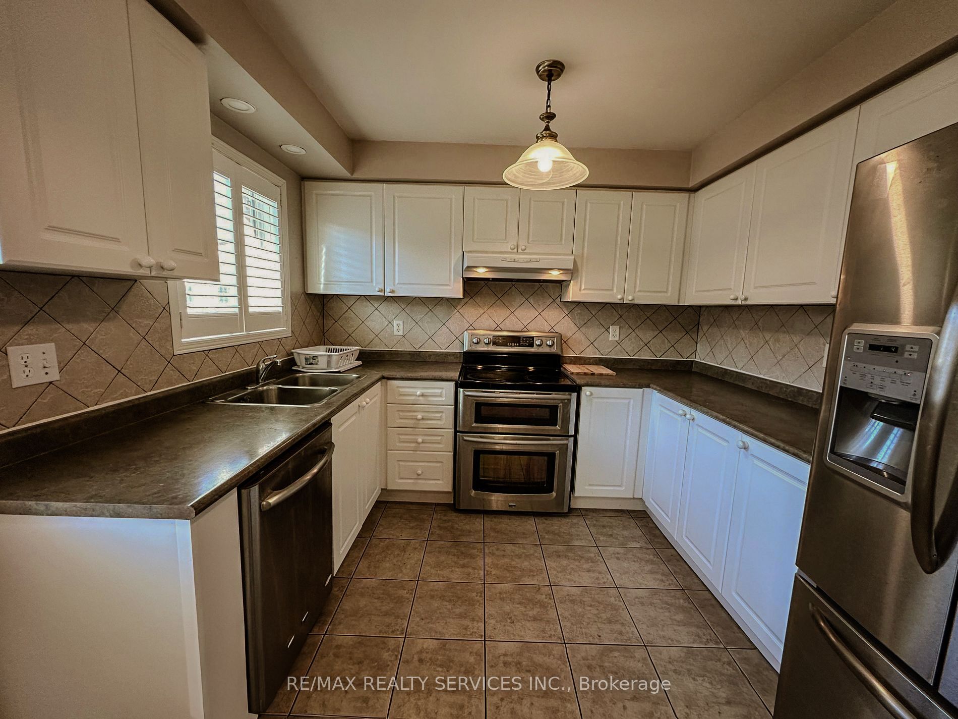 41 Sandyshores Drive, Brampton 3