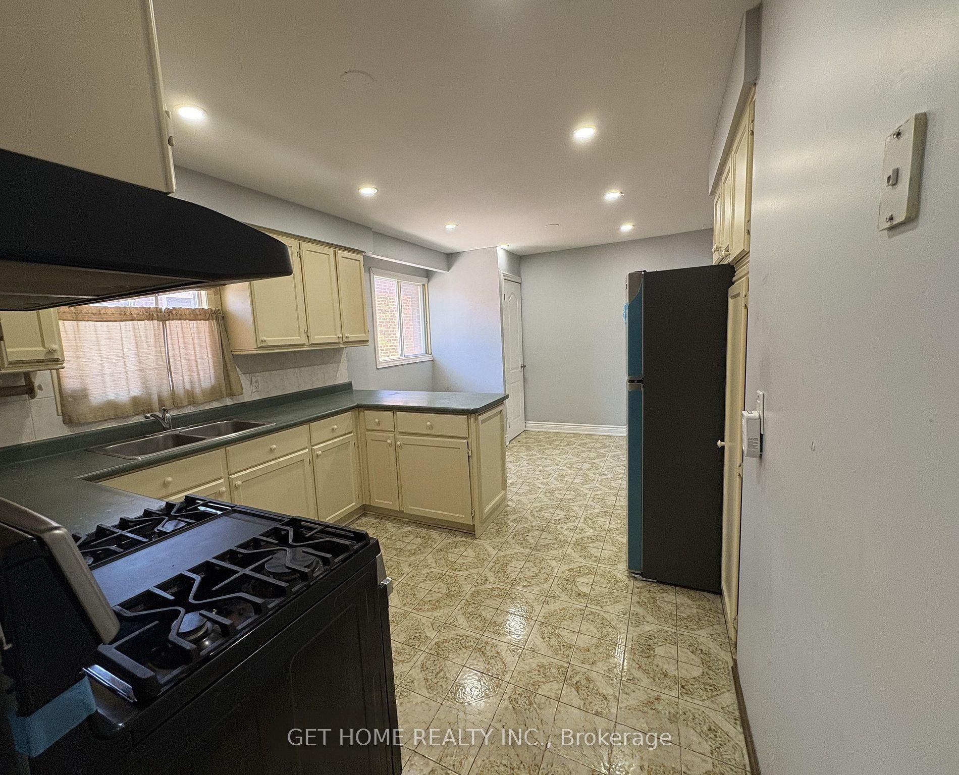 Unit Main - 55 Major Oaks Drive, Brampton 2