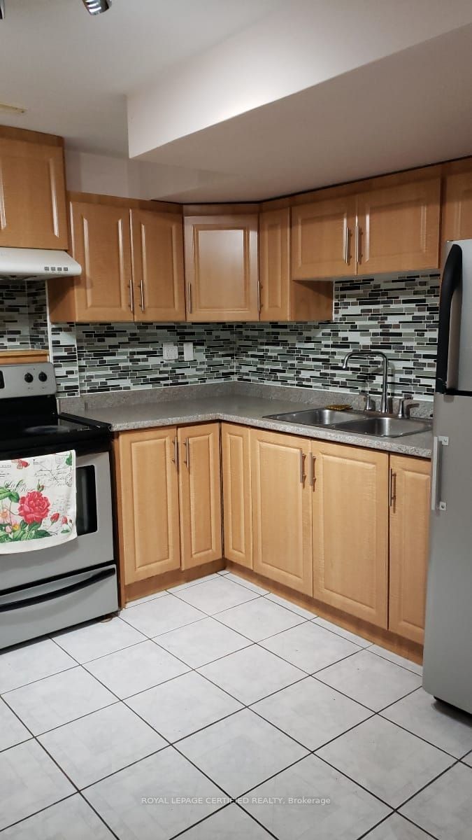 Unit Bsmt - 44 Red Cedar Crescent, Brampton 3