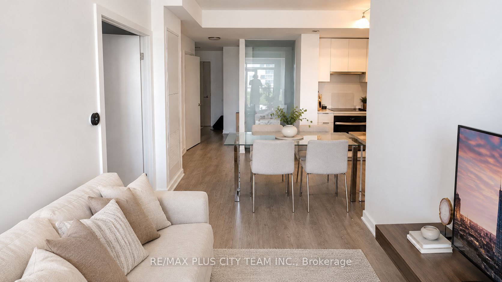 Unit 302 - 1007 The Queensway, Etobicoke 5