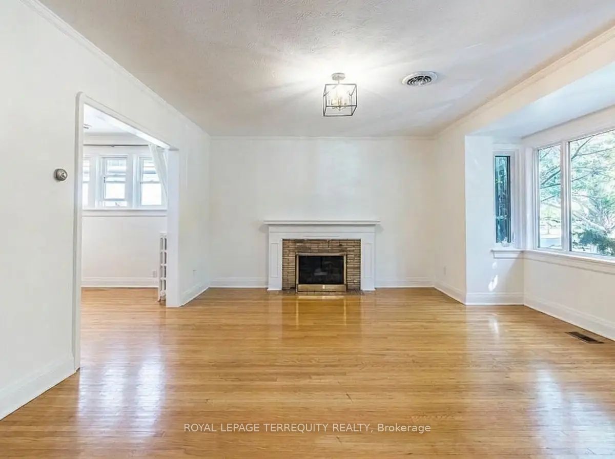 24 Elsfield Road, Etobicoke 3