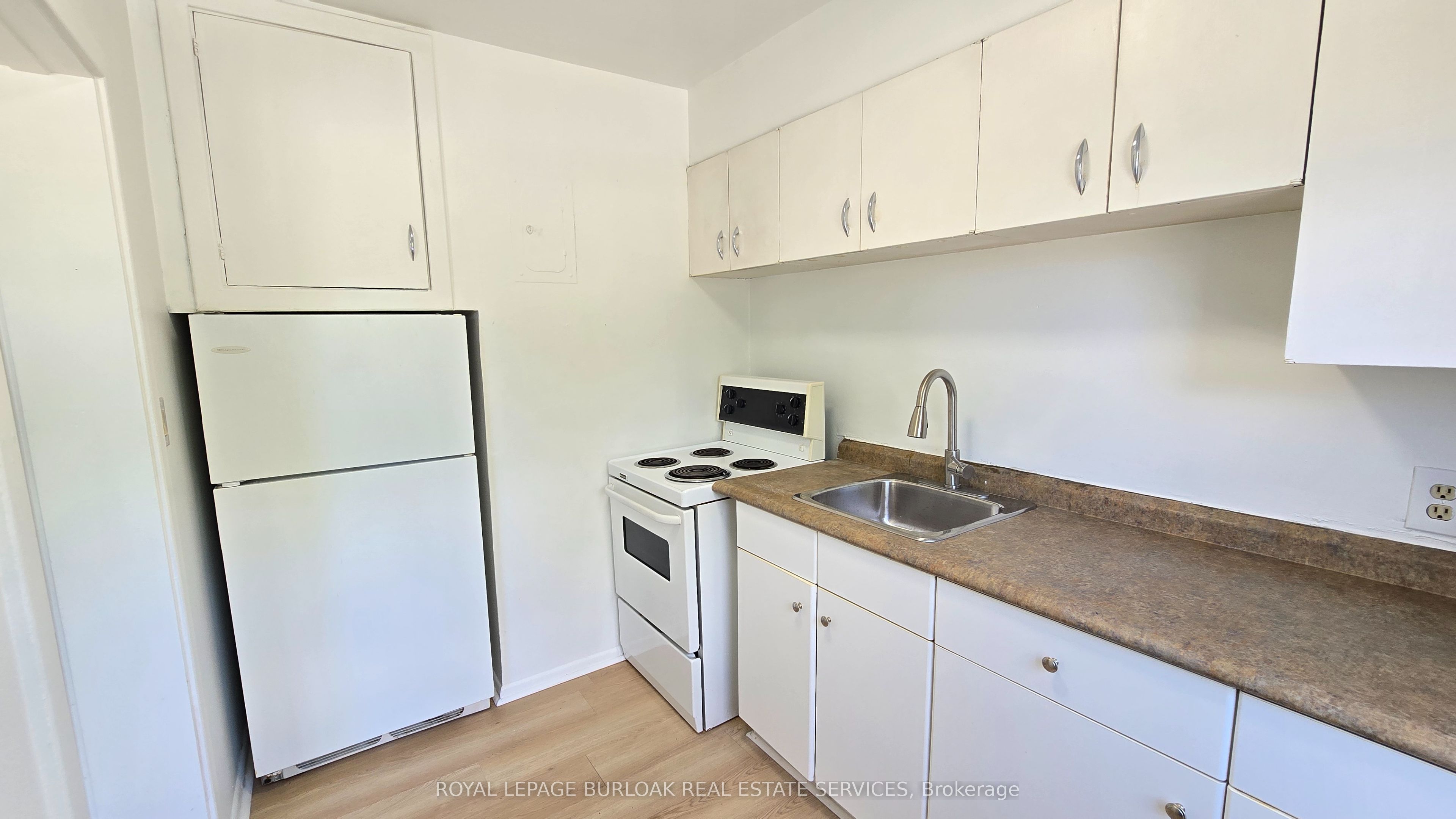 Unit 6 - 849 Brant Street, Burlington 3