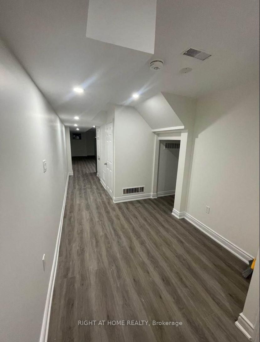 Unit BASEMENT - 264 Robert Parkinson Drive, Brampton 3