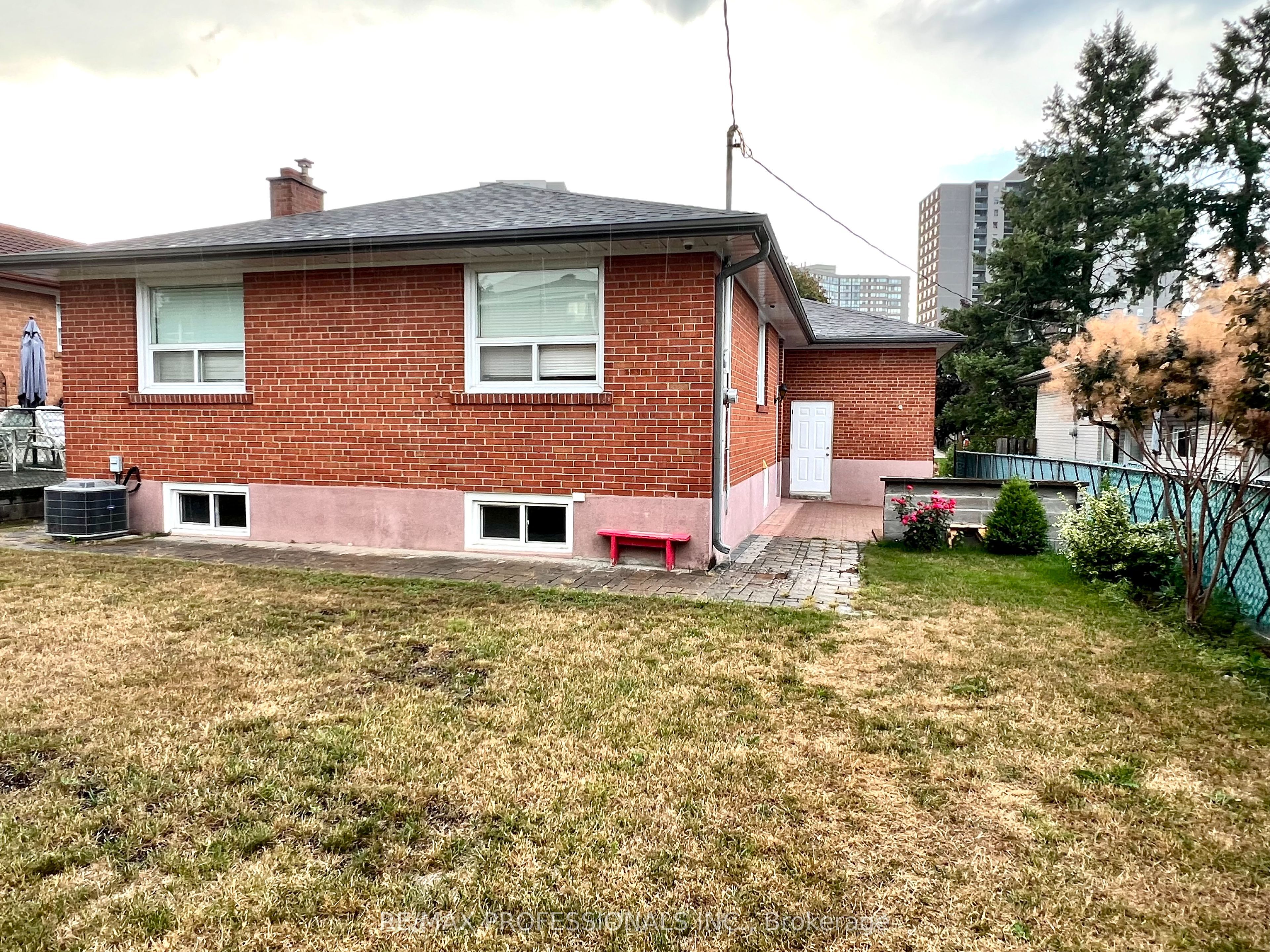 30 Lemonwood Drive, Etobicoke 4