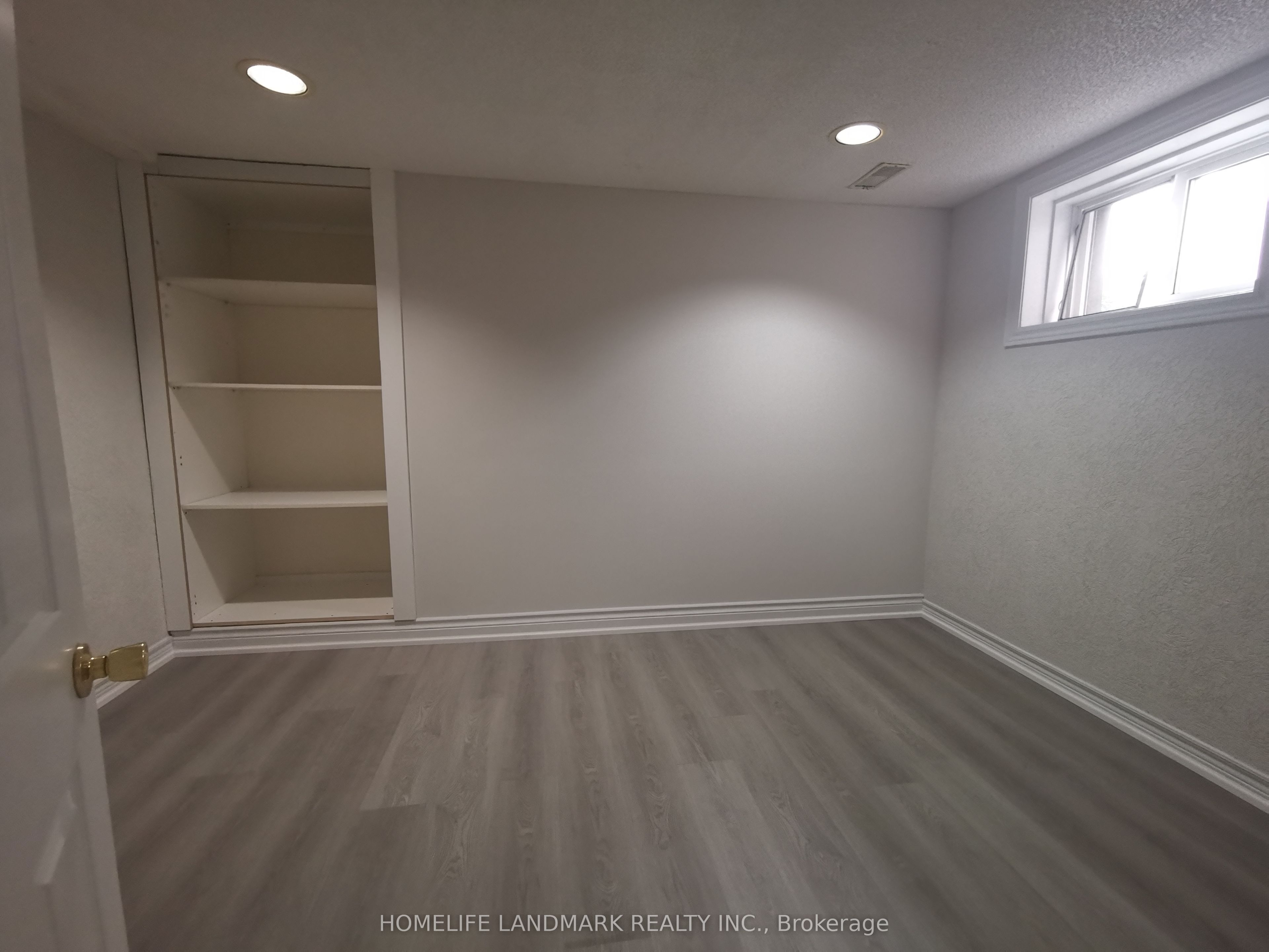 Unit Basement - 288 Maple Leaf Drive, North York 3
