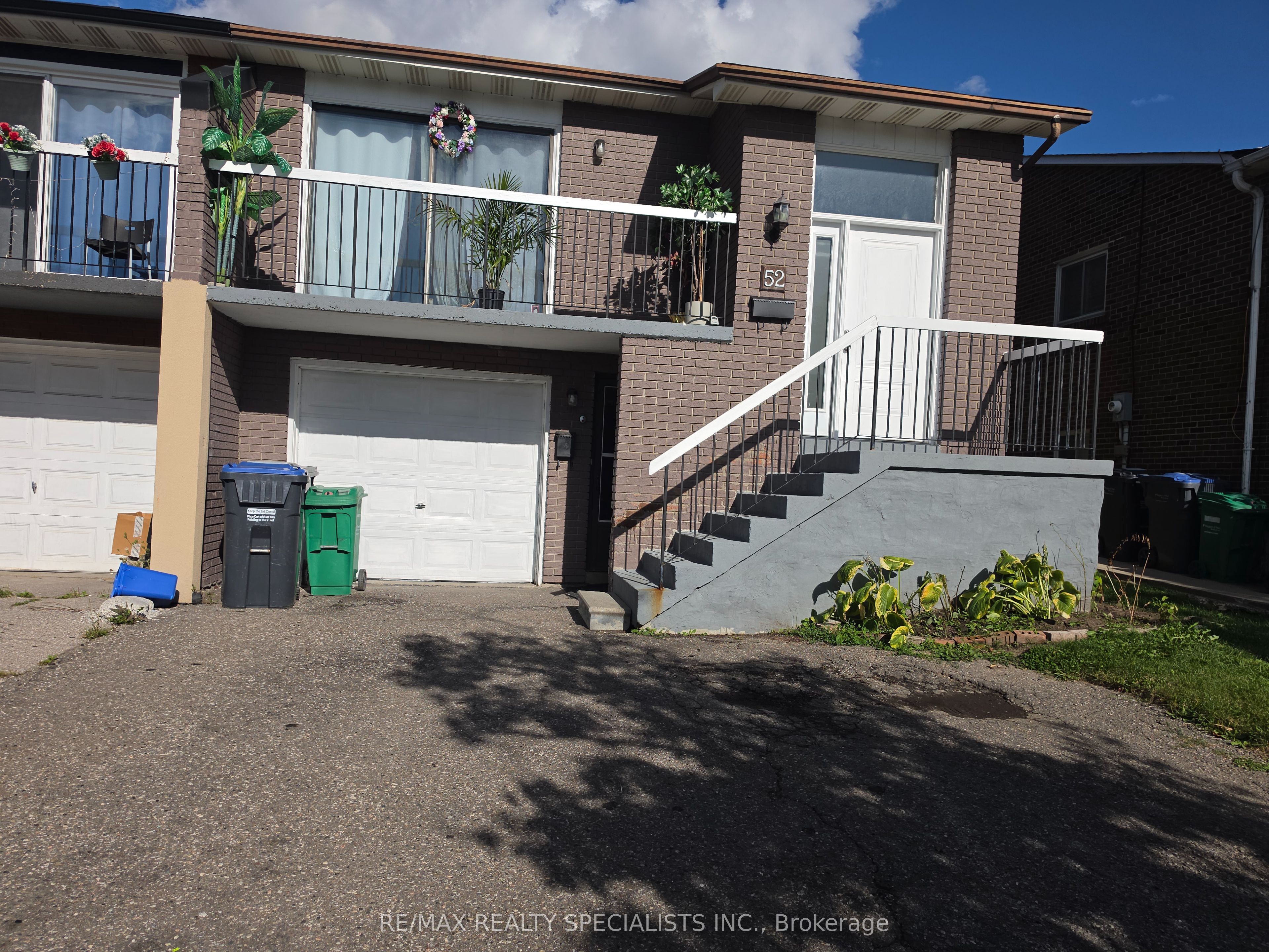 52 Simmons Boulevard, Brampton 2
