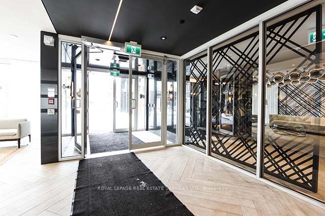 Unit 111 - 168 Sabina Drive, Oakville 3