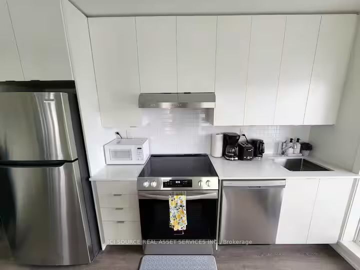 Unit 506 - 135 Canon Jackson Drive, Toronto 5