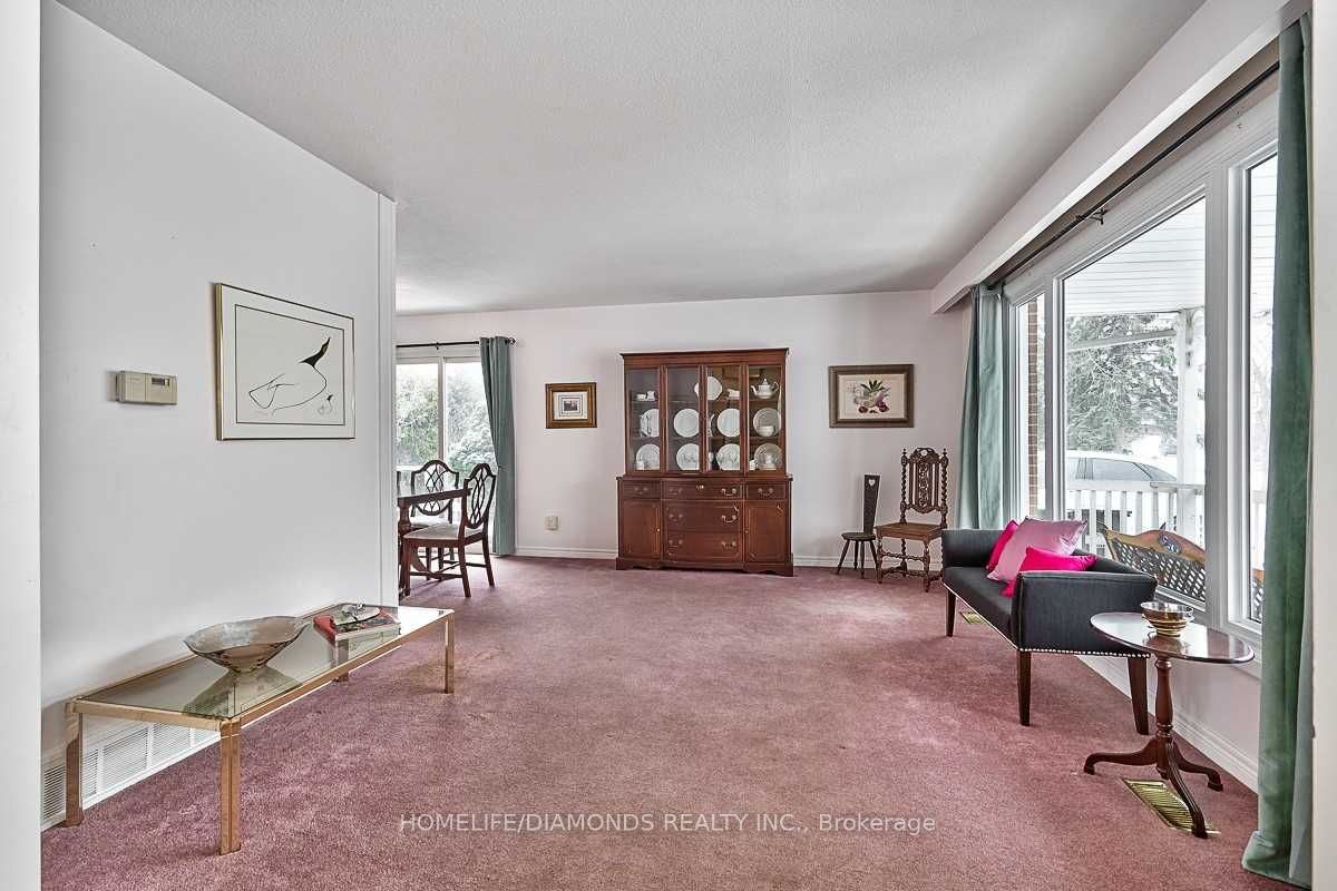 35 Edenborough Drive, Brampton 5