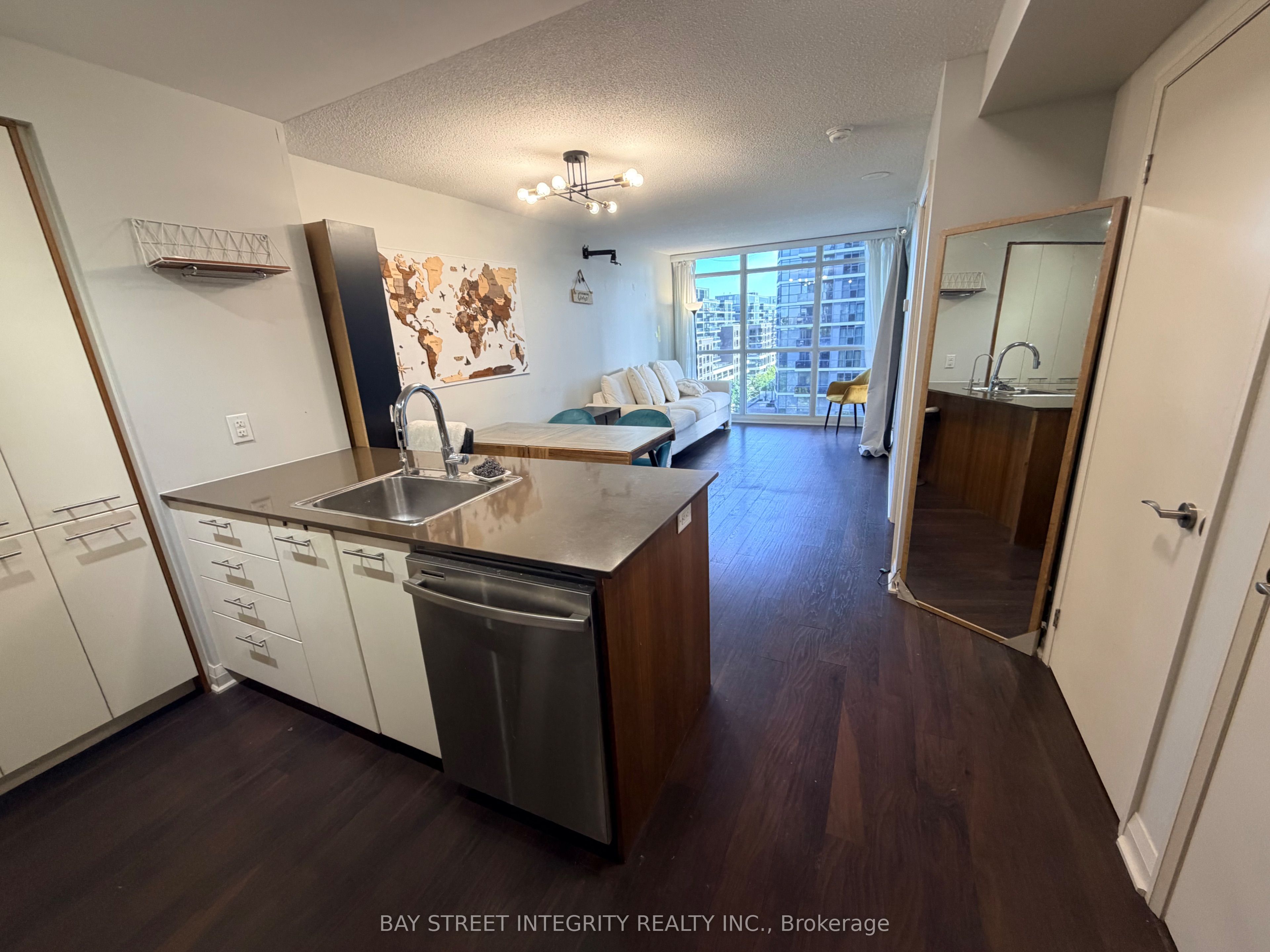 Unit 703 - 1 Valhalla Inn Road, Etobicoke 4