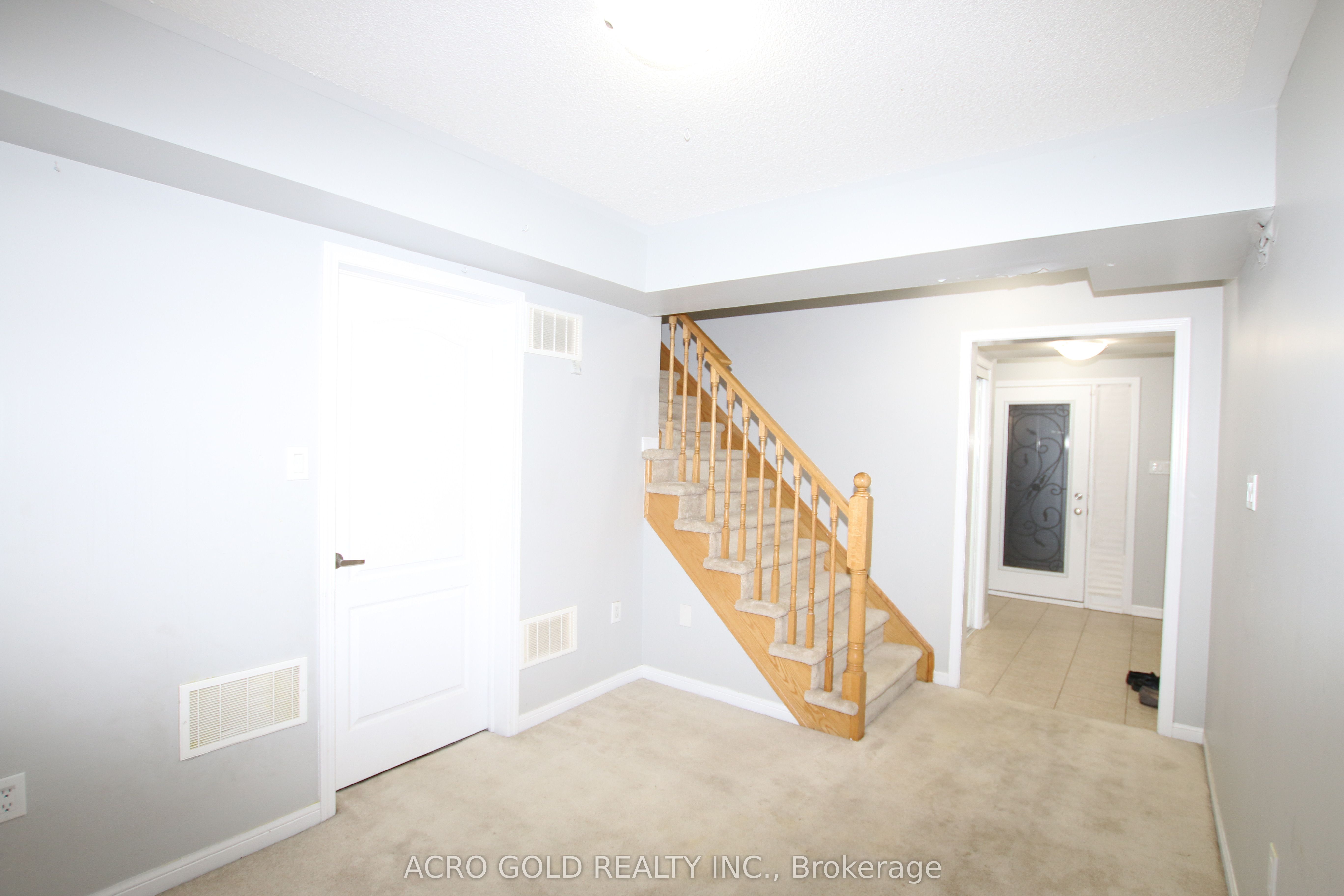 32 Mercedes Road, Brampton 2