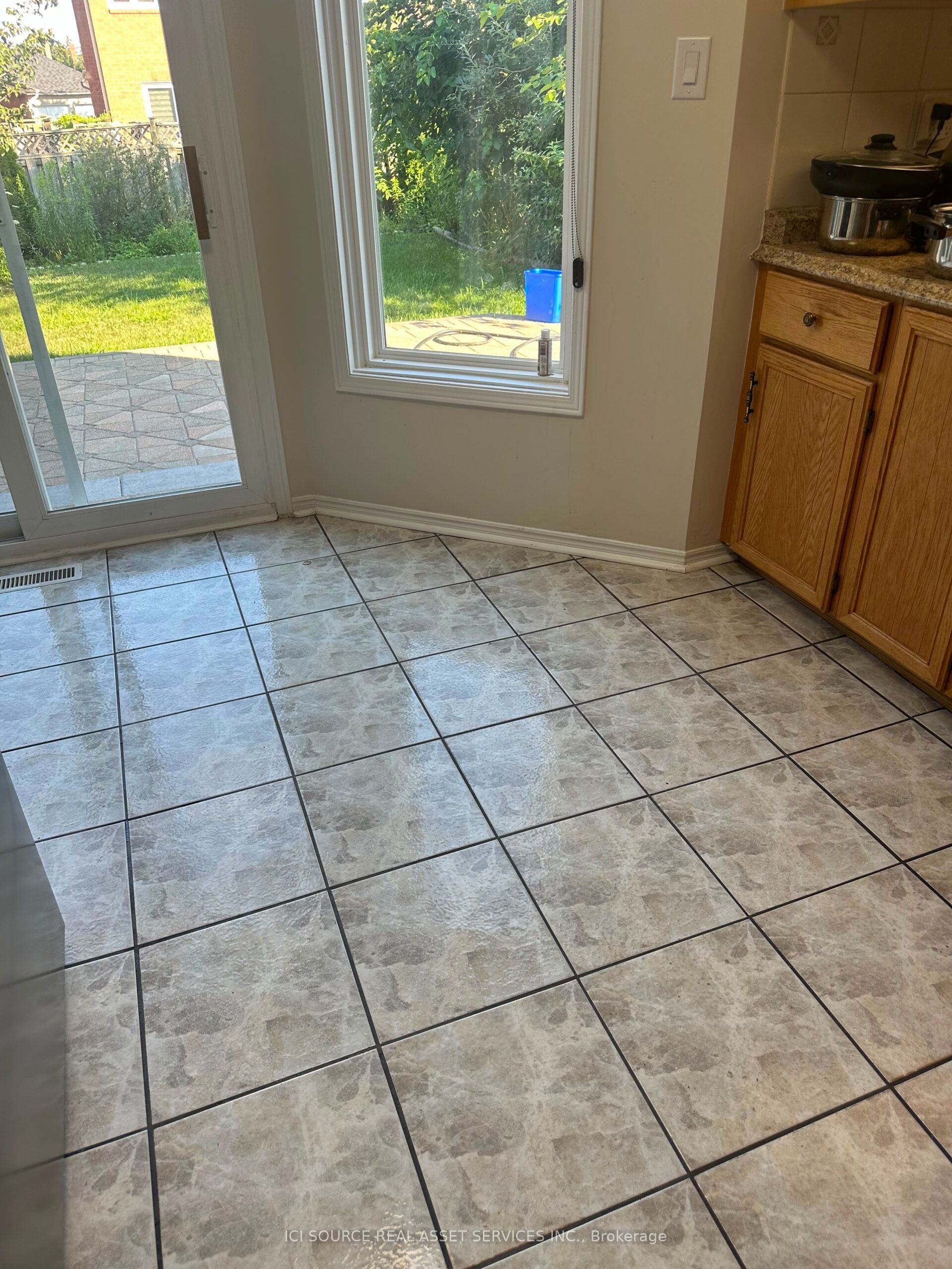 Unit Main Fl - 16 Brownridge Court, Brampton 5