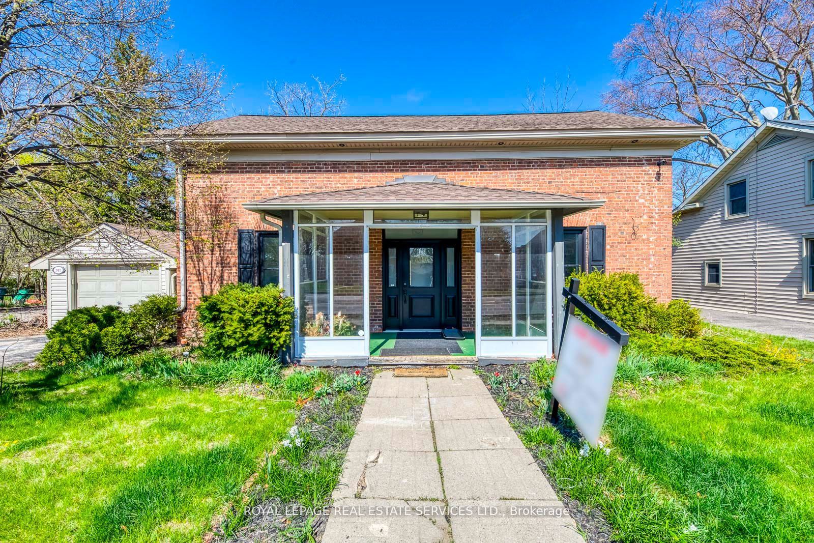 317 Queen Street S, Mississauga 2
