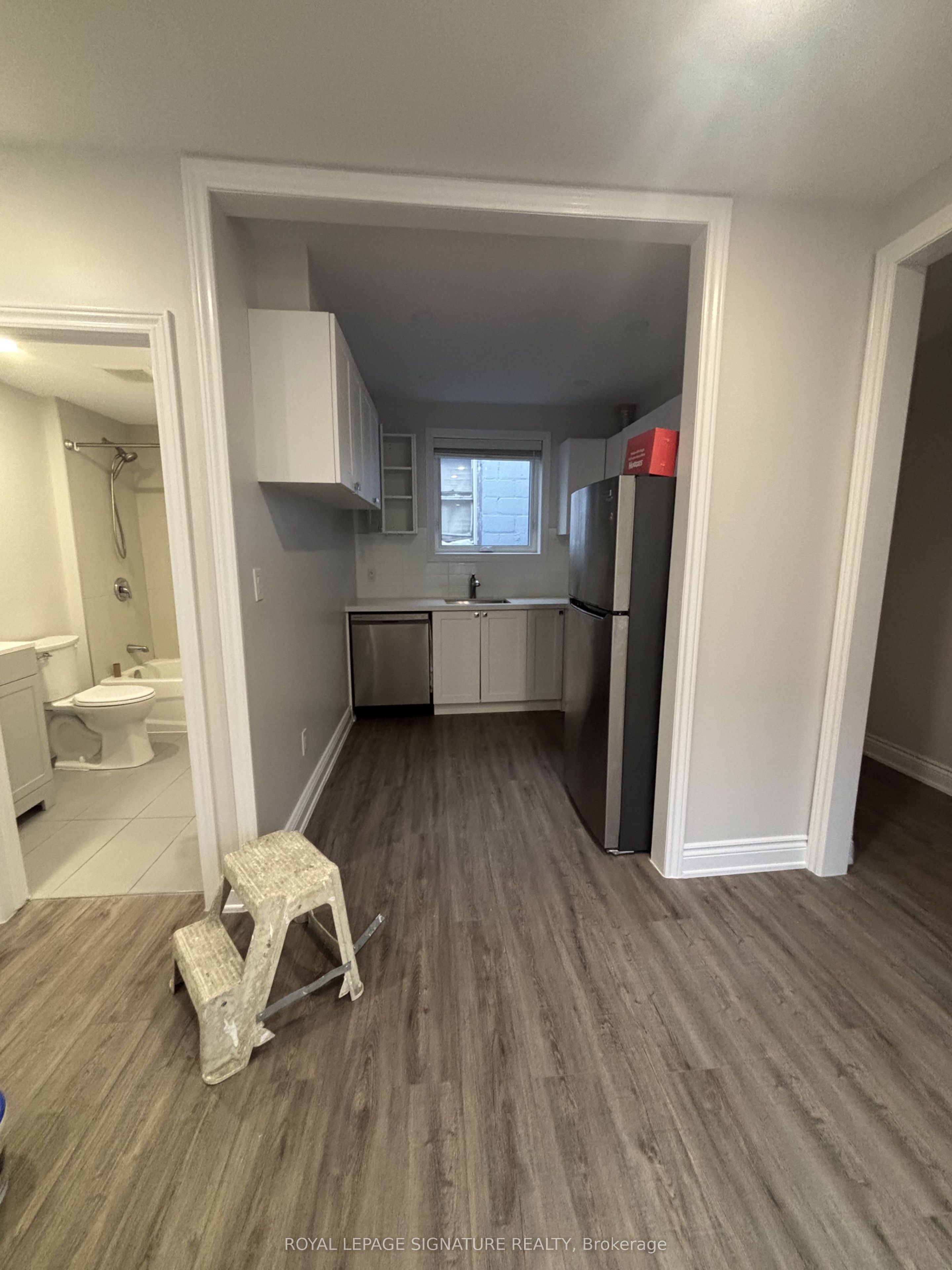 Unit 2 - 3289 Lakeshore Boulevard W, Etobicoke 2