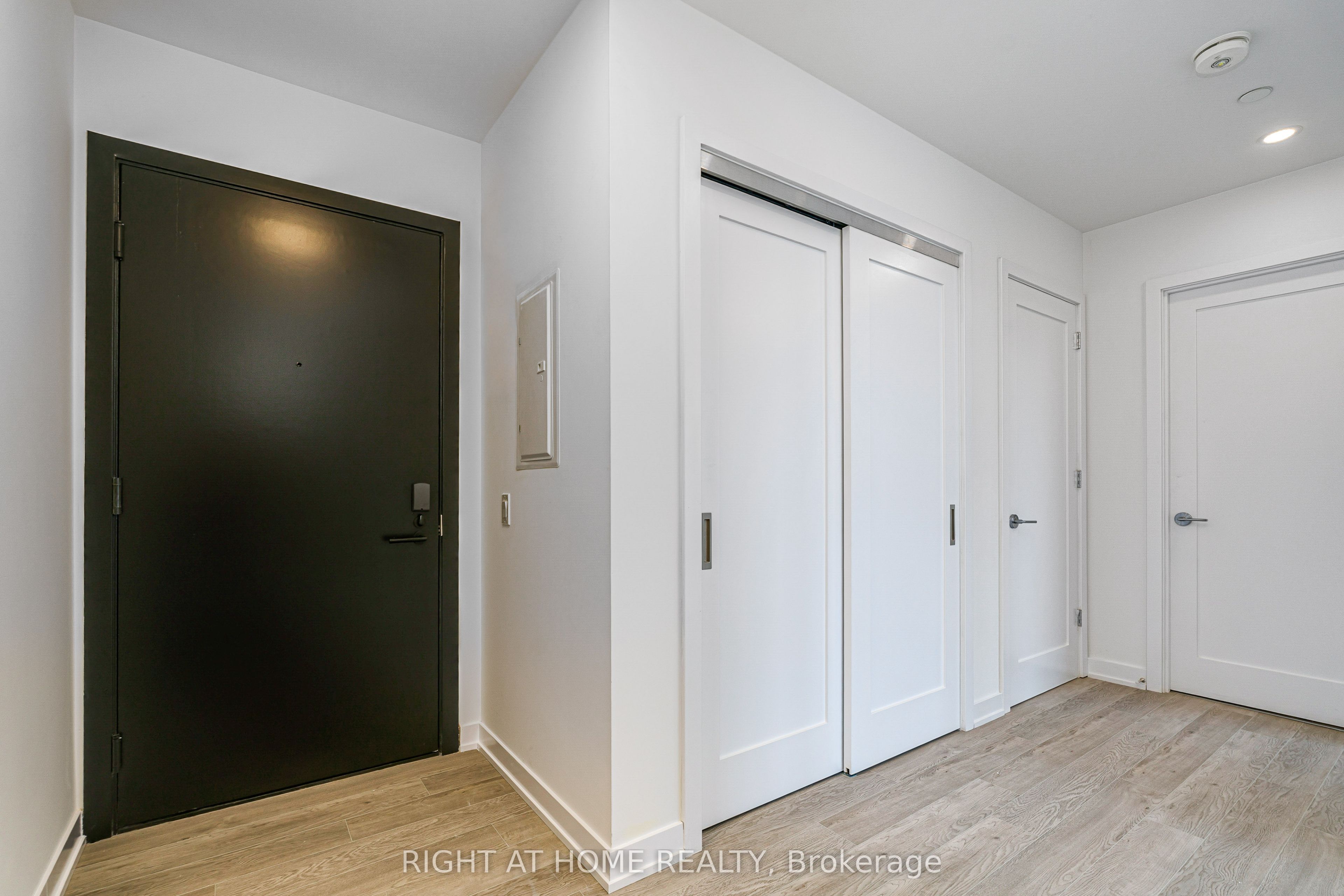 Unit 509 - 2946 Dundas Street W, Toronto 4