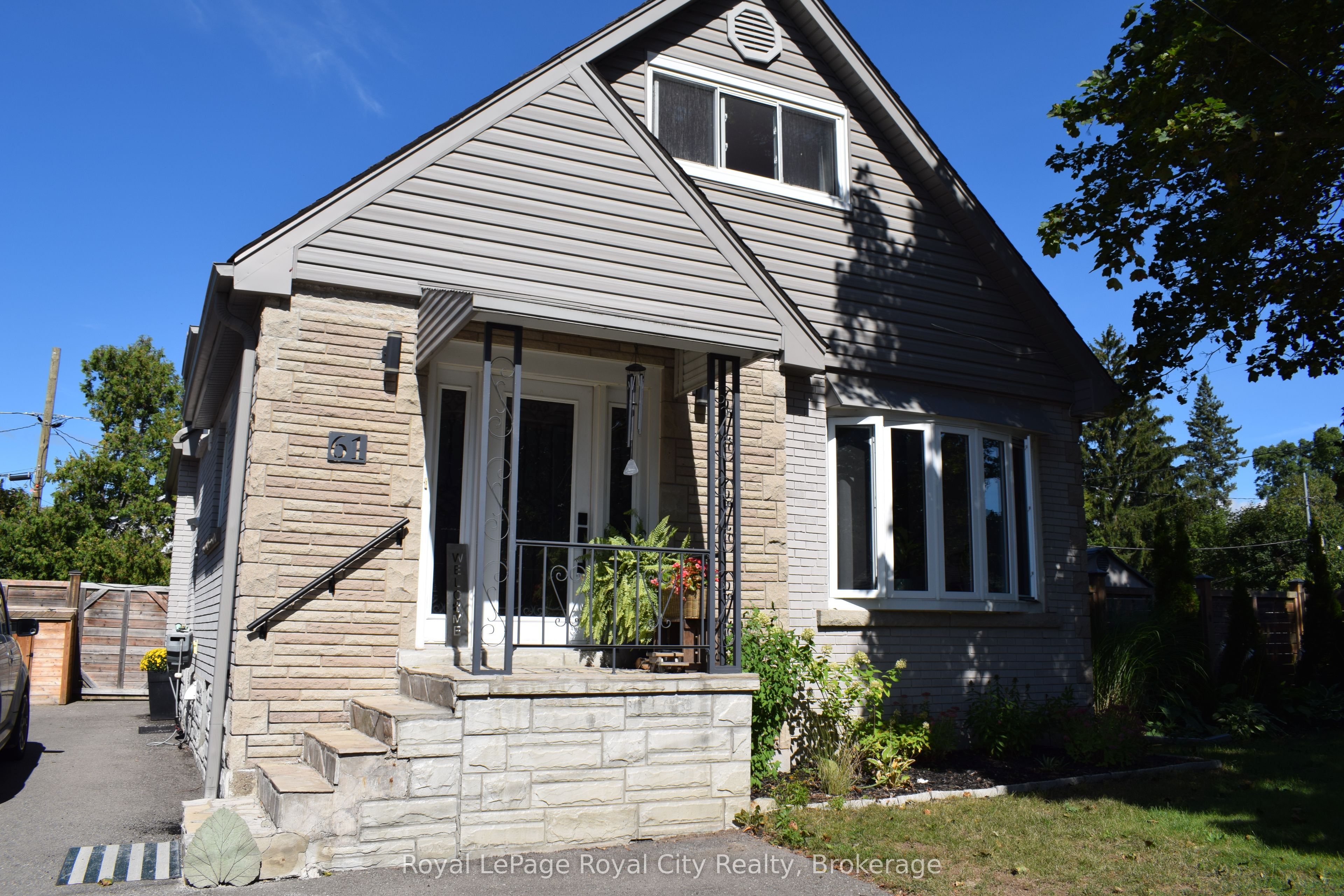 61 Nelson Court, Halton Hills 1